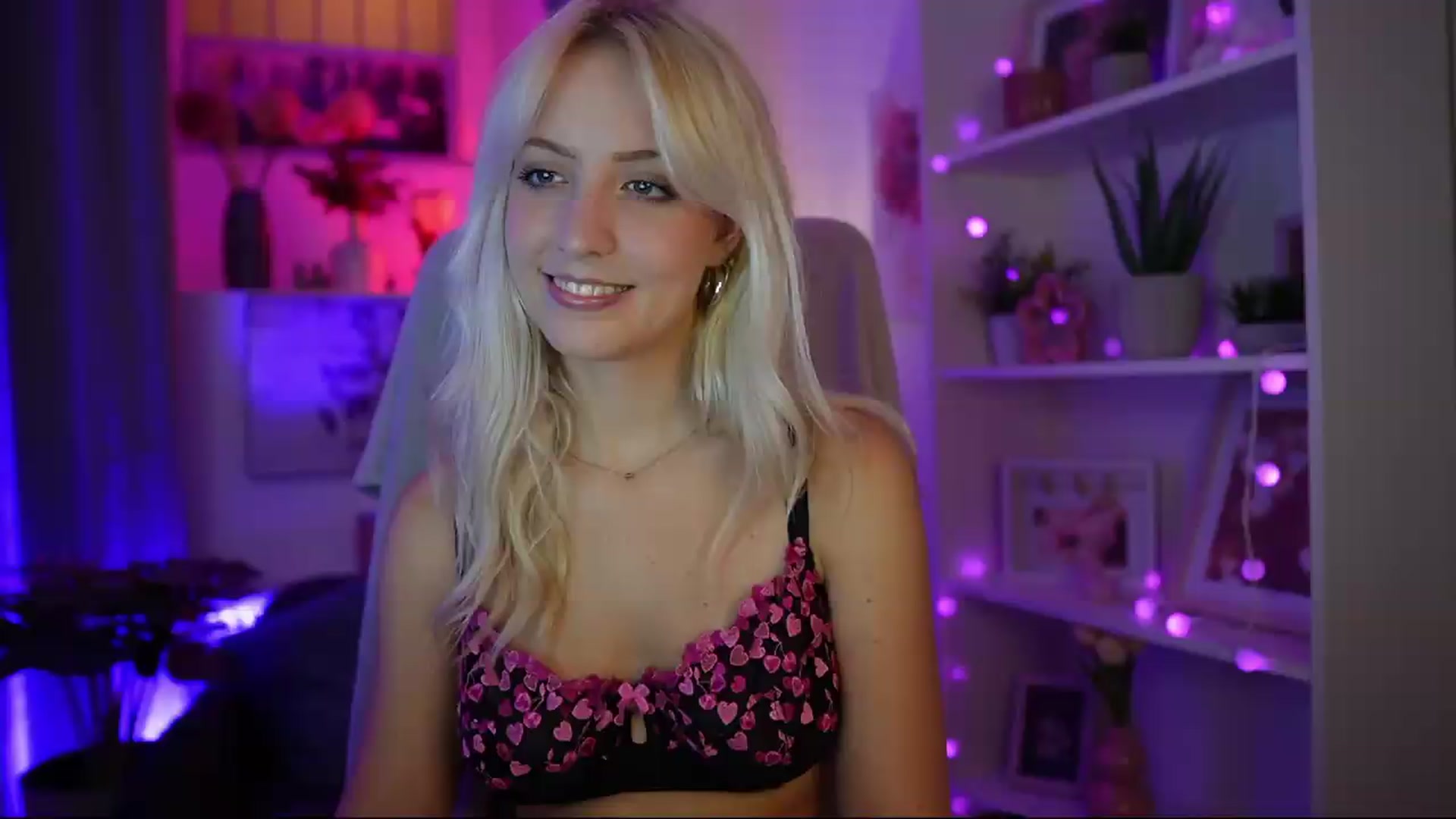 Gallery image thumbnail from Lucy_Cutie's myfreecams stream on, 07/30/2026, 19:37 image 9 of 20