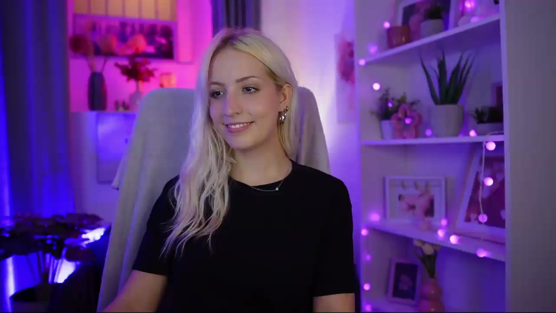 Gallery image thumbnail from Lucy_Cutie's myfreecams stream on, 07/30/2026, 20:27 image 19 of 20