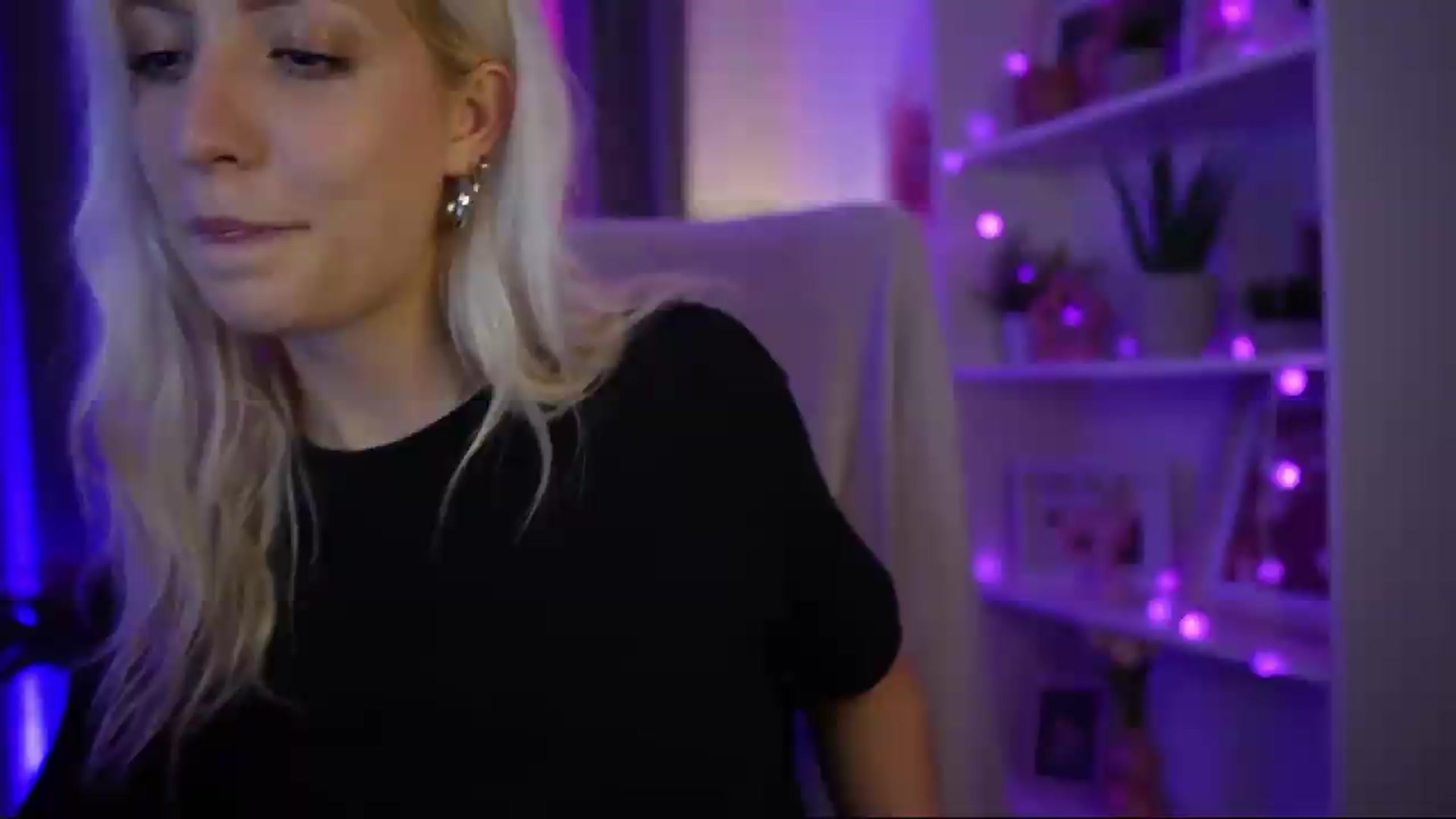 Gallery image thumbnail from Lucy_Cutie's myfreecams stream on, 07/30/2026, 20:27 image 5 of 20