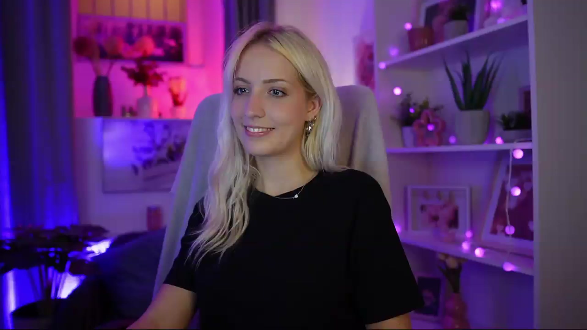 Gallery image thumbnail from Lucy_Cutie's myfreecams stream on, 07/30/2026, 20:27 image 20 of 20