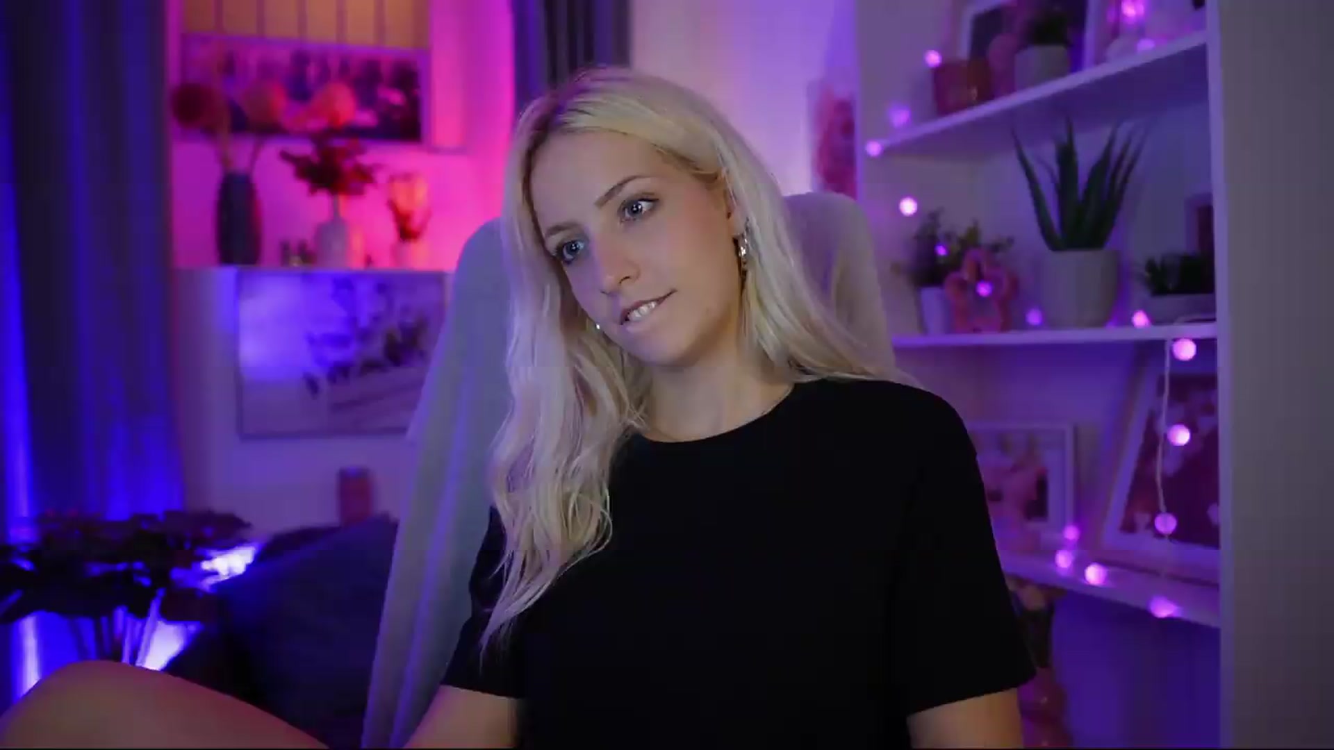 Gallery image thumbnail from Lucy_Cutie's myfreecams stream on, 07/30/2026, 20:27 image 9 of 20