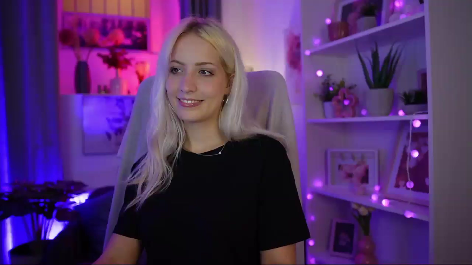 Gallery image thumbnail from Lucy_Cutie's myfreecams stream on, 07/30/2026, 20:27 image 18 of 20