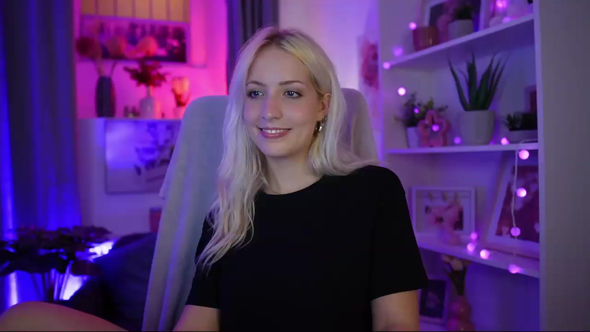 Gallery image thumbnail from Lucy_Cutie's myfreecams stream on, 07/30/2026, 20:27 image 10 of 20