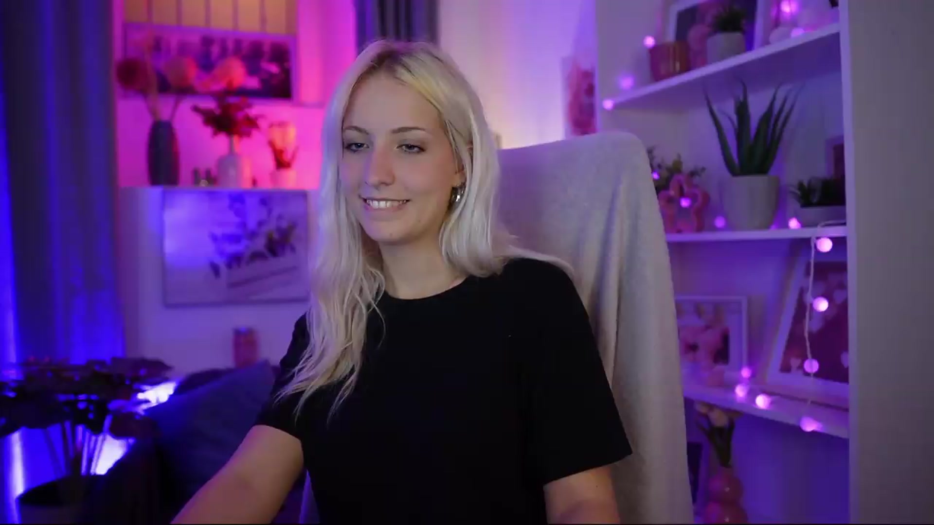 Gallery image thumbnail from Lucy_Cutie's myfreecams stream on, 07/30/2026, 21:44 image 3 of 20