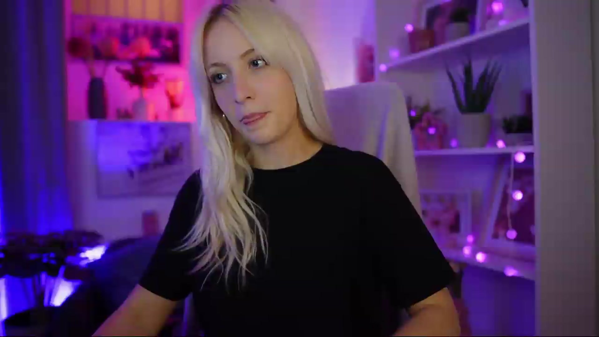 Gallery image thumbnail from Lucy_Cutie's myfreecams stream on, 07/30/2026, 21:44 image 8 of 20