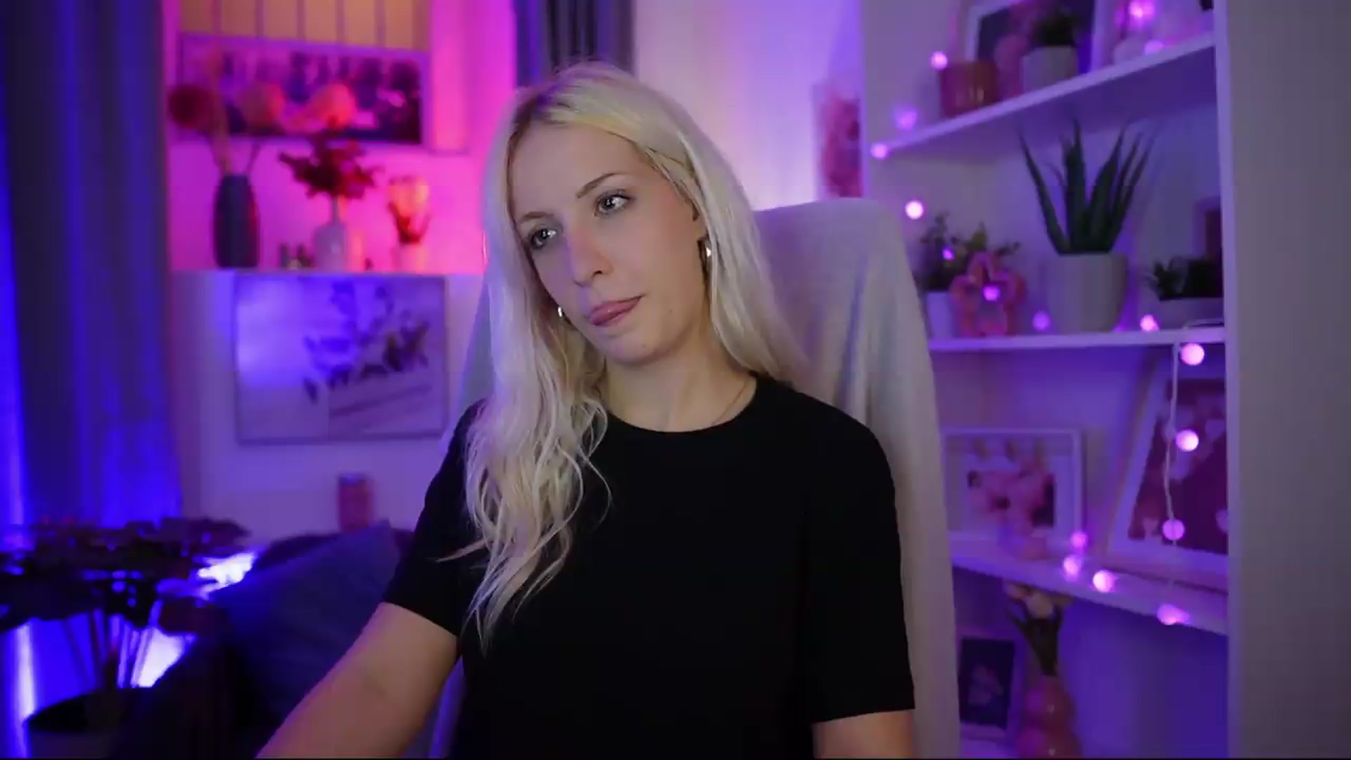 Gallery image thumbnail from Lucy_Cutie's myfreecams stream on, 07/30/2026, 21:44 image 2 of 20