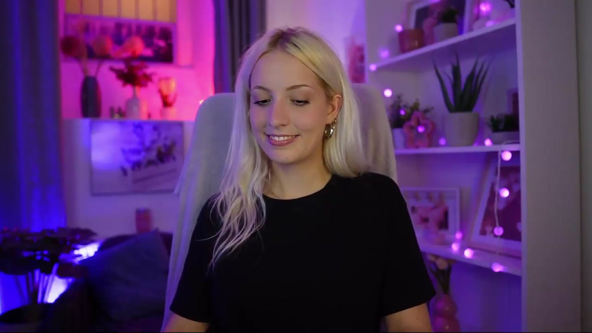 Gallery image thumbnail from Lucy_Cutie's myfreecams stream on, 07/30/2026, 21:44 image 16 of 20
