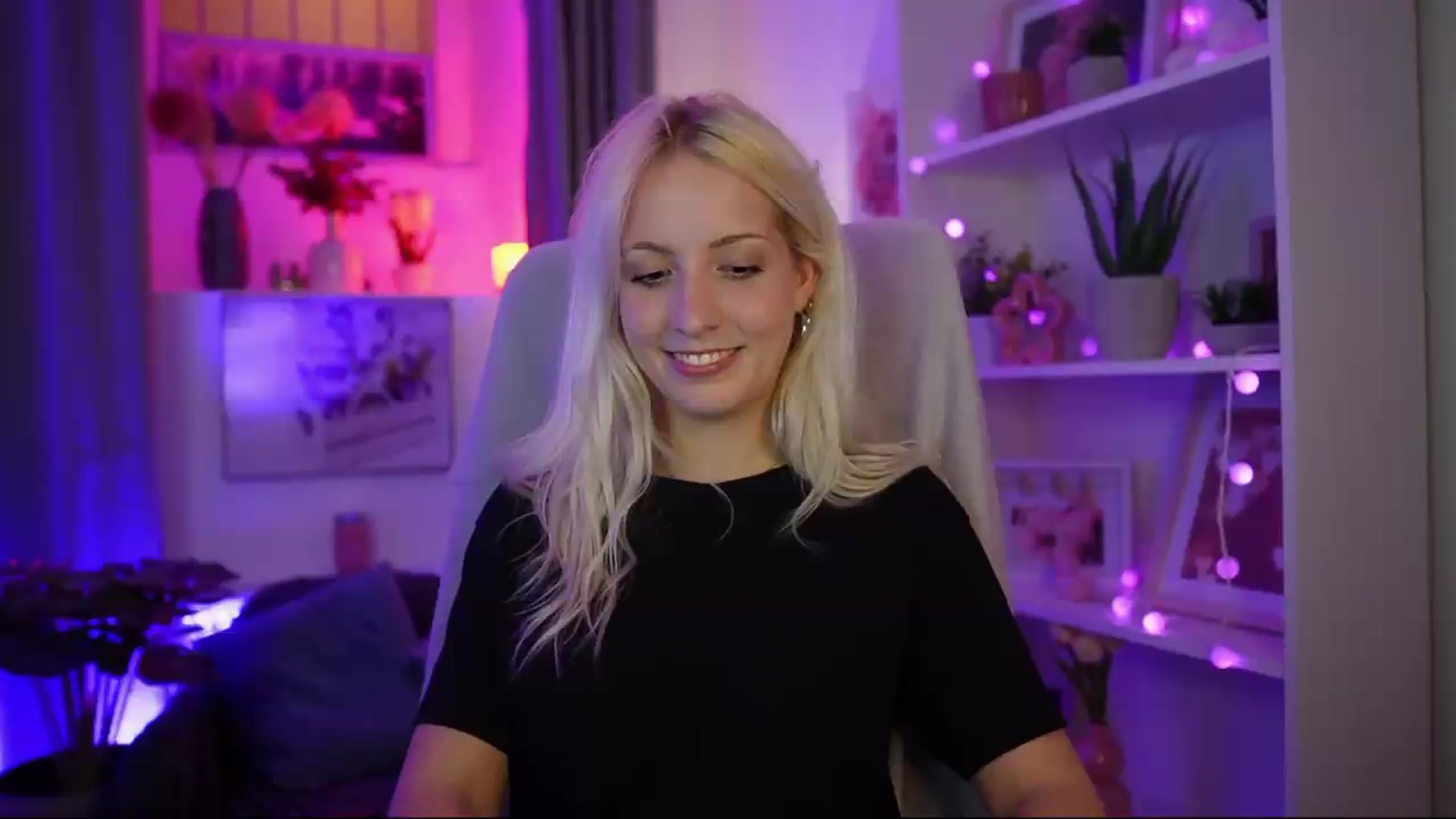 Gallery image thumbnail from Lucy_Cutie's myfreecams stream on, 07/30/2026, 22:12 image 15 of 20