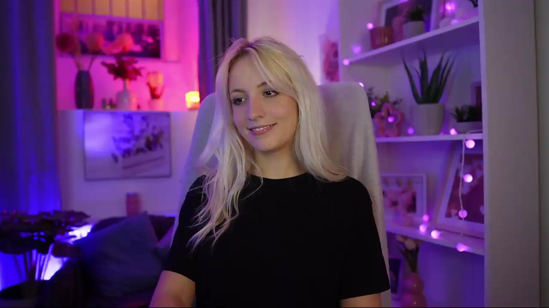 Gallery image thumbnail from Lucy_Cutie's myfreecams stream on, 07/30/2026, 22:12 image 1 of 20