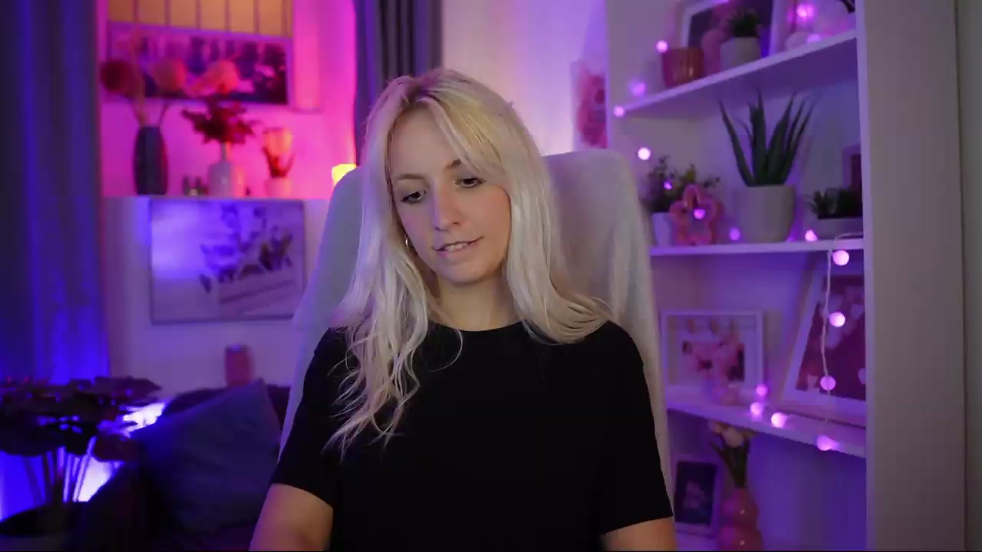 Gallery image thumbnail from Lucy_Cutie's myfreecams stream on, 07/30/2026, 22:12 image 8 of 20
