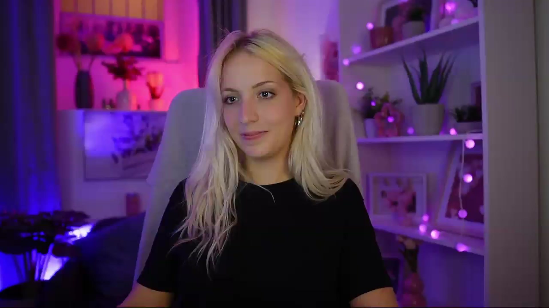 Gallery image thumbnail from Lucy_Cutie's myfreecams stream on, 07/30/2026, 22:12 image 20 of 20