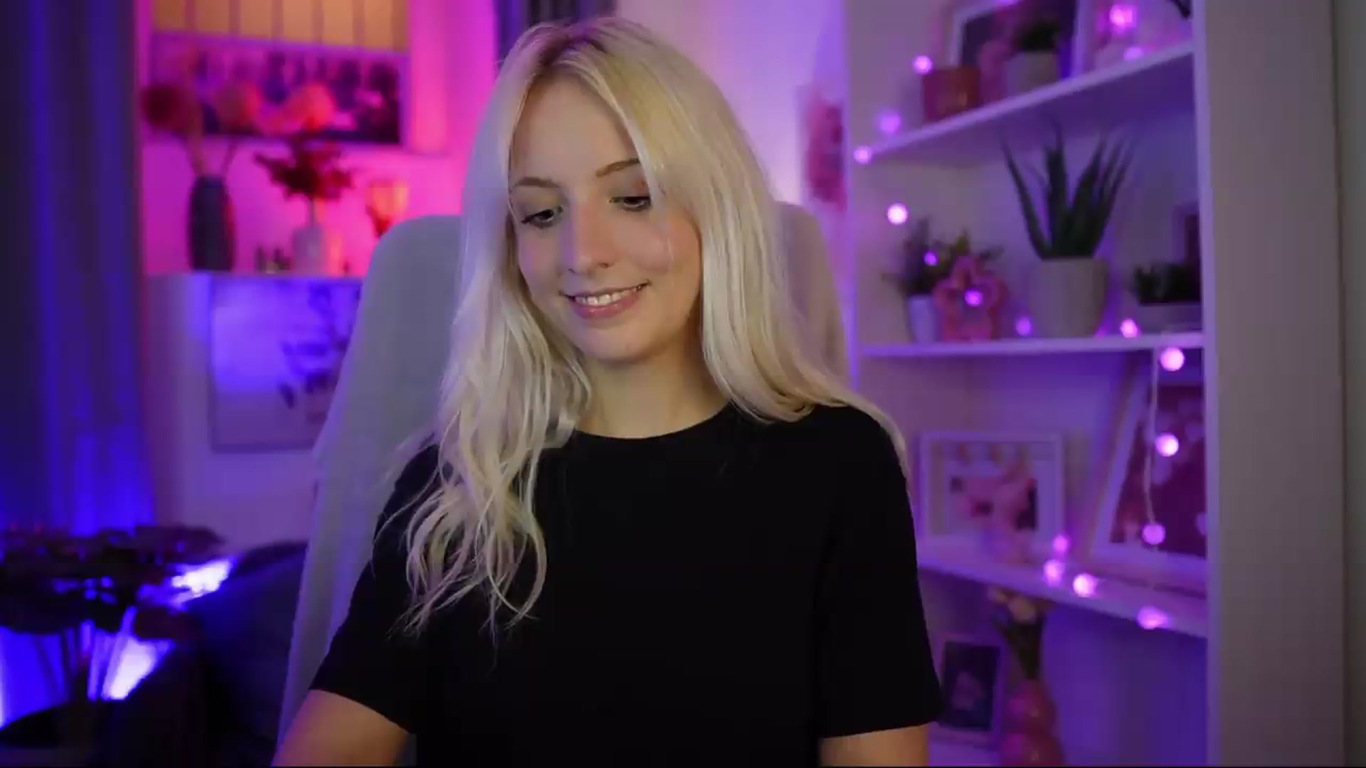Gallery image thumbnail from Lucy_Cutie's myfreecams stream on, 07/30/2026, 22:44 image 1 of 20