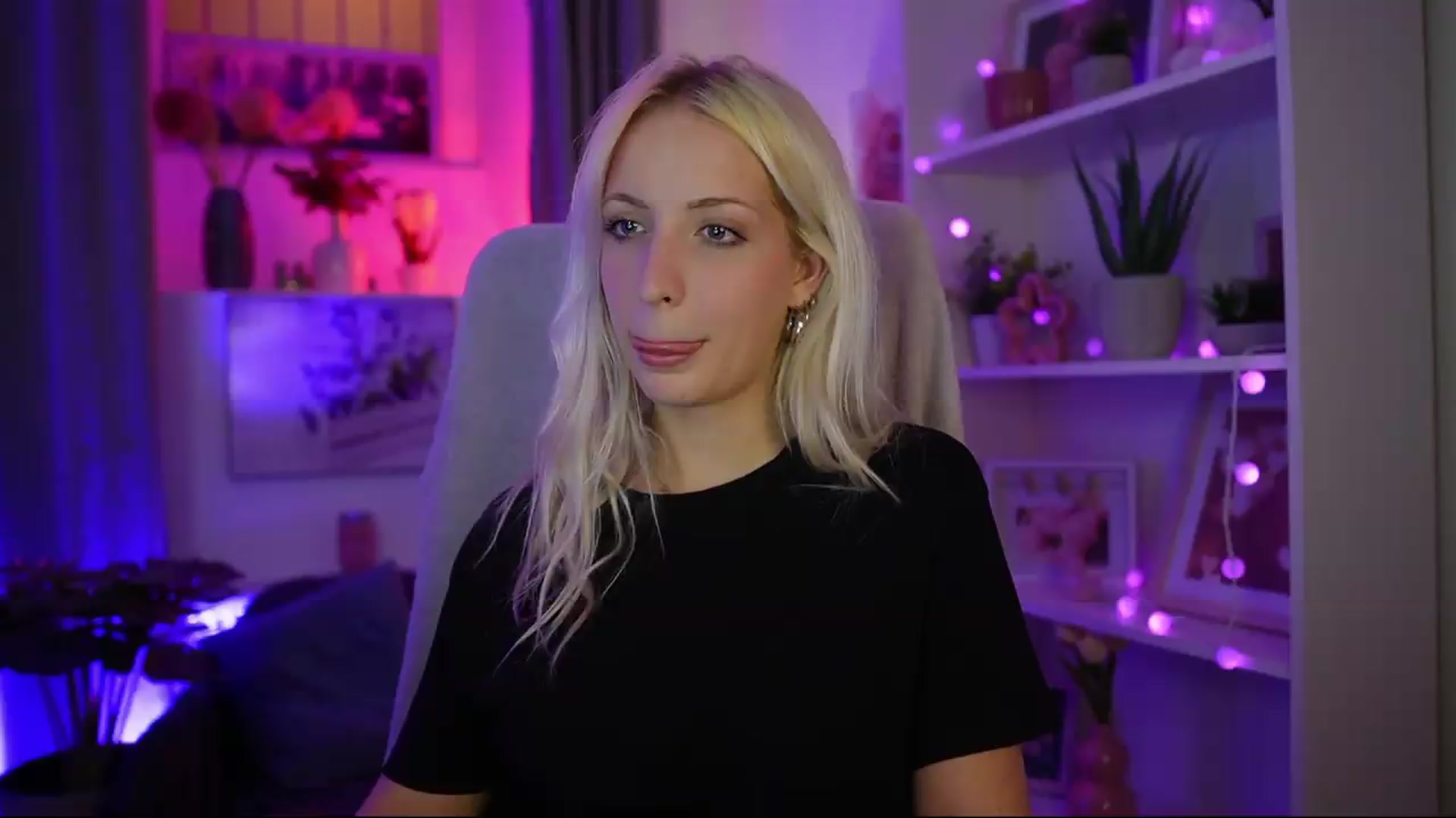 Gallery image thumbnail from Lucy_Cutie's myfreecams stream on, 07/30/2026, 22:44 image 14 of 20