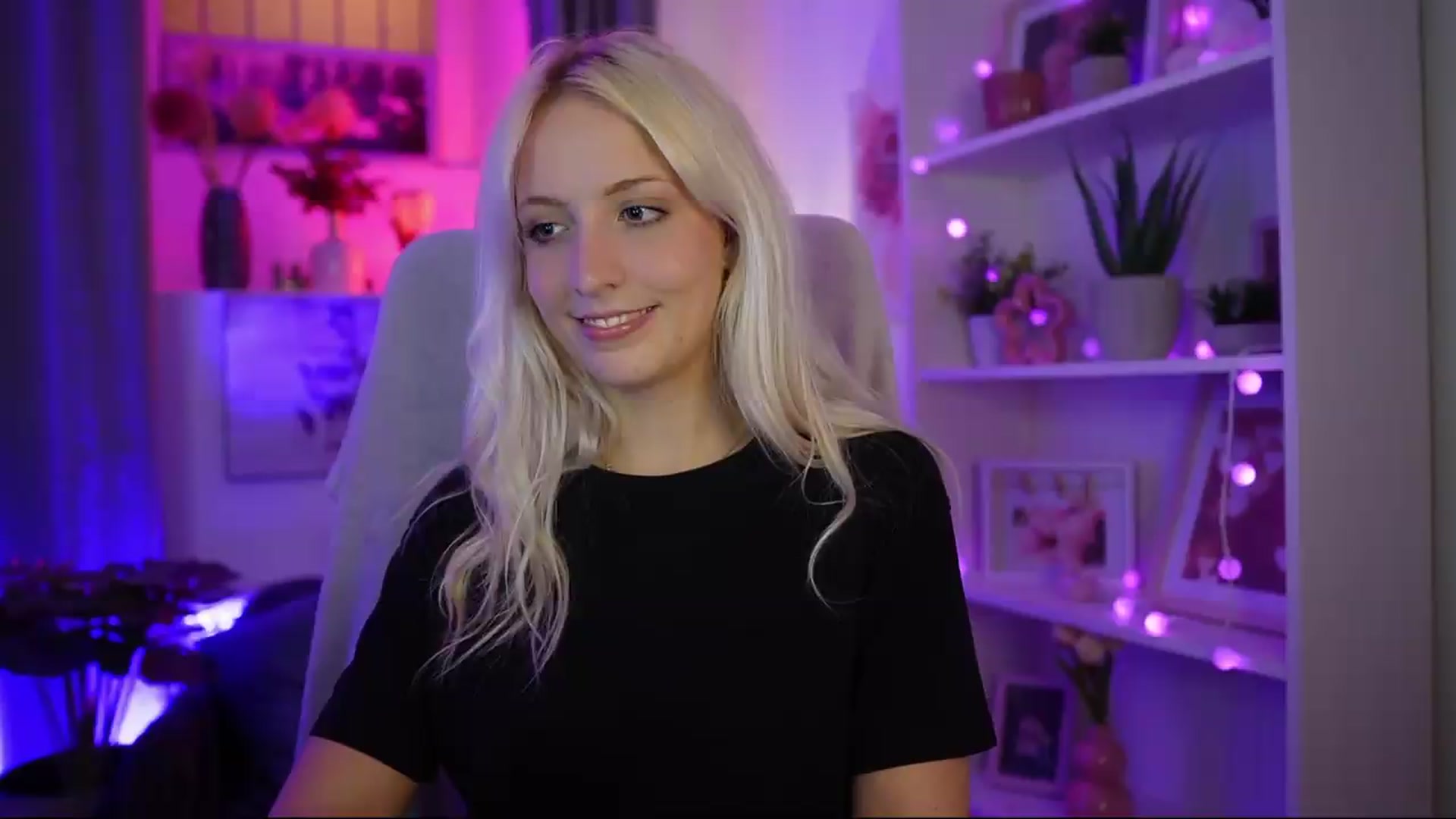 Gallery image thumbnail from Lucy_Cutie's myfreecams stream on, 07/30/2026, 22:44 image 5 of 20