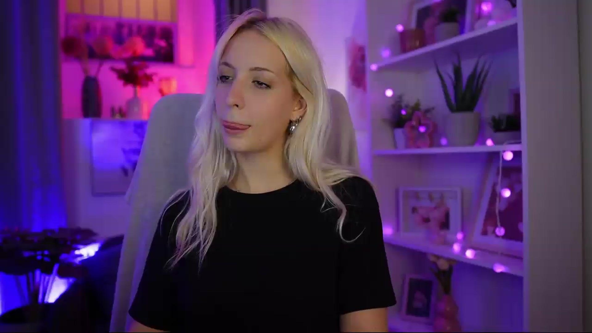Gallery image thumbnail from Lucy_Cutie's myfreecams stream on, 07/30/2026, 22:44 image 3 of 20