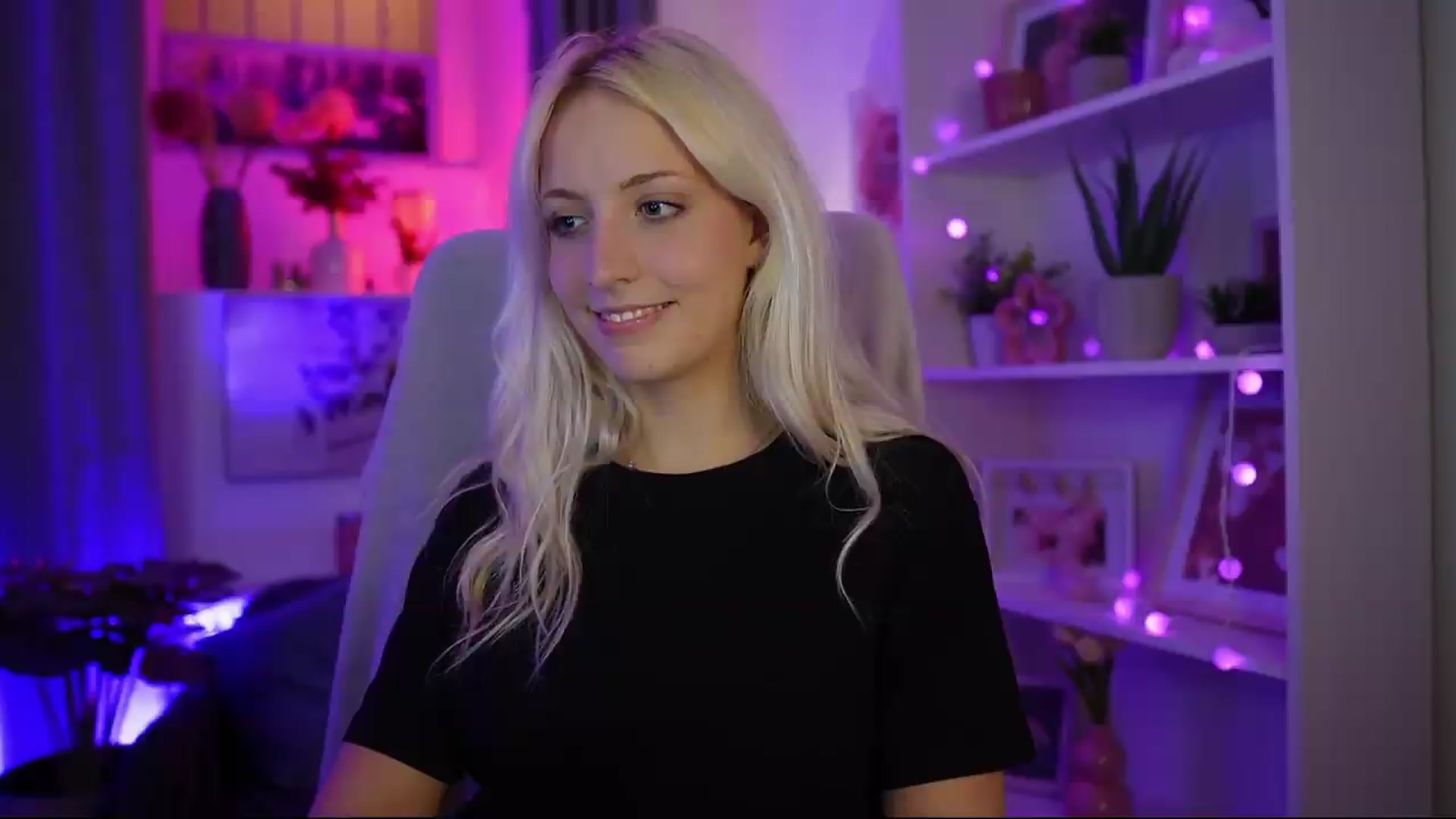 Gallery image thumbnail from Lucy_Cutie's myfreecams stream on, 07/30/2026, 22:44 image 4 of 20