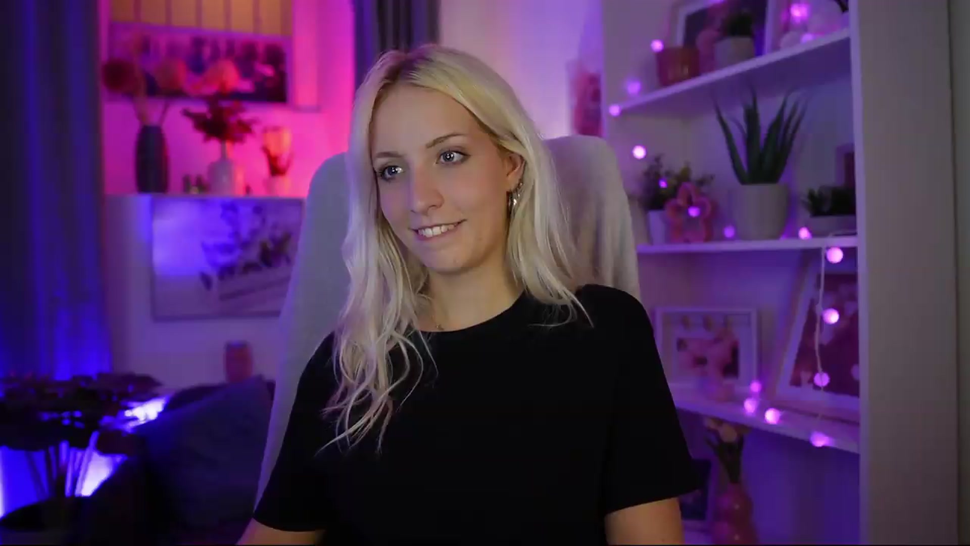 Gallery image thumbnail from Lucy_Cutie's myfreecams stream on, 07/30/2026, 22:44 image 15 of 20