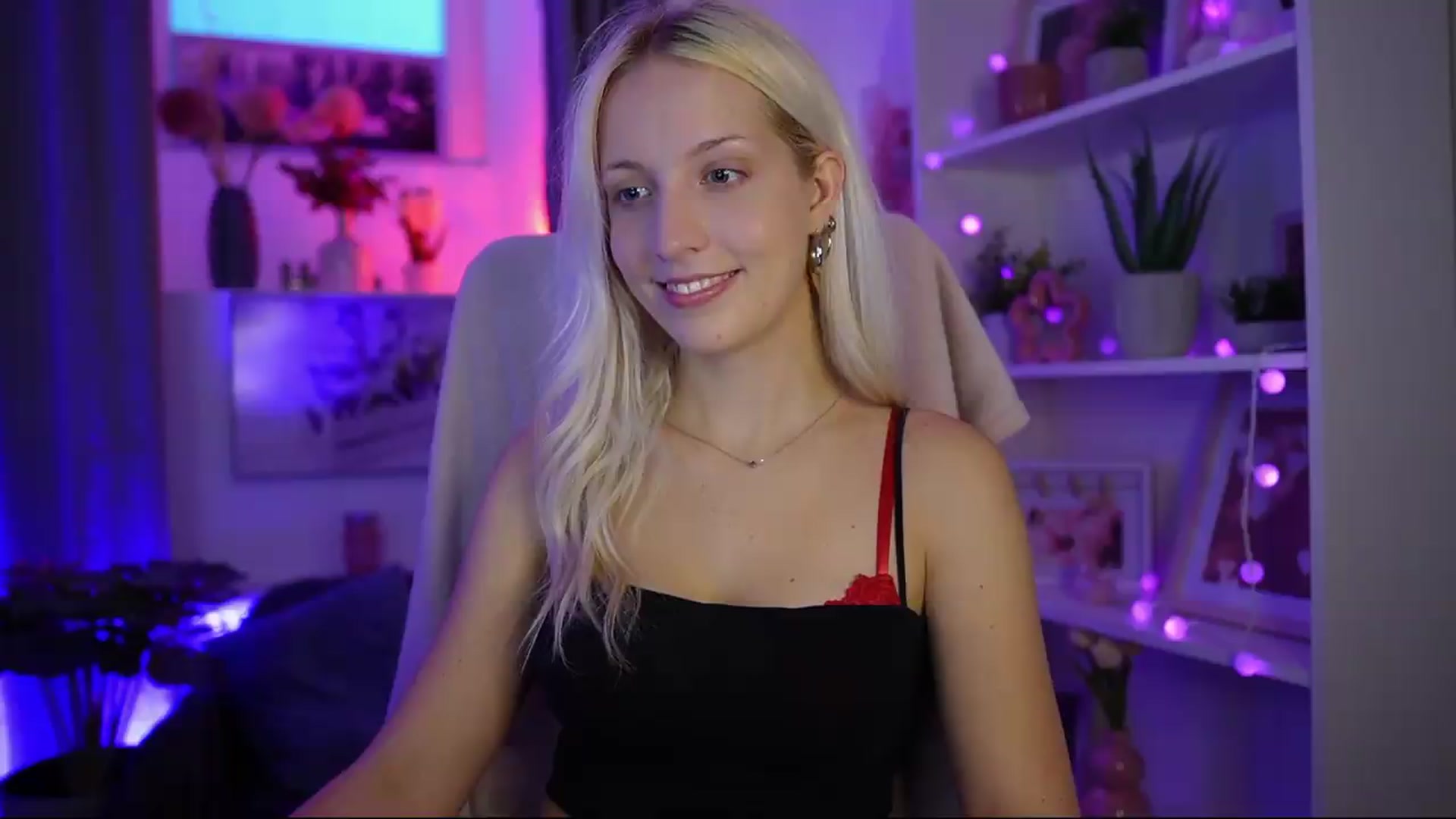 Gallery image thumbnail from Lucy_Cutie's myfreecams stream on, 07/31/2026, 18:19 image 8 of 20