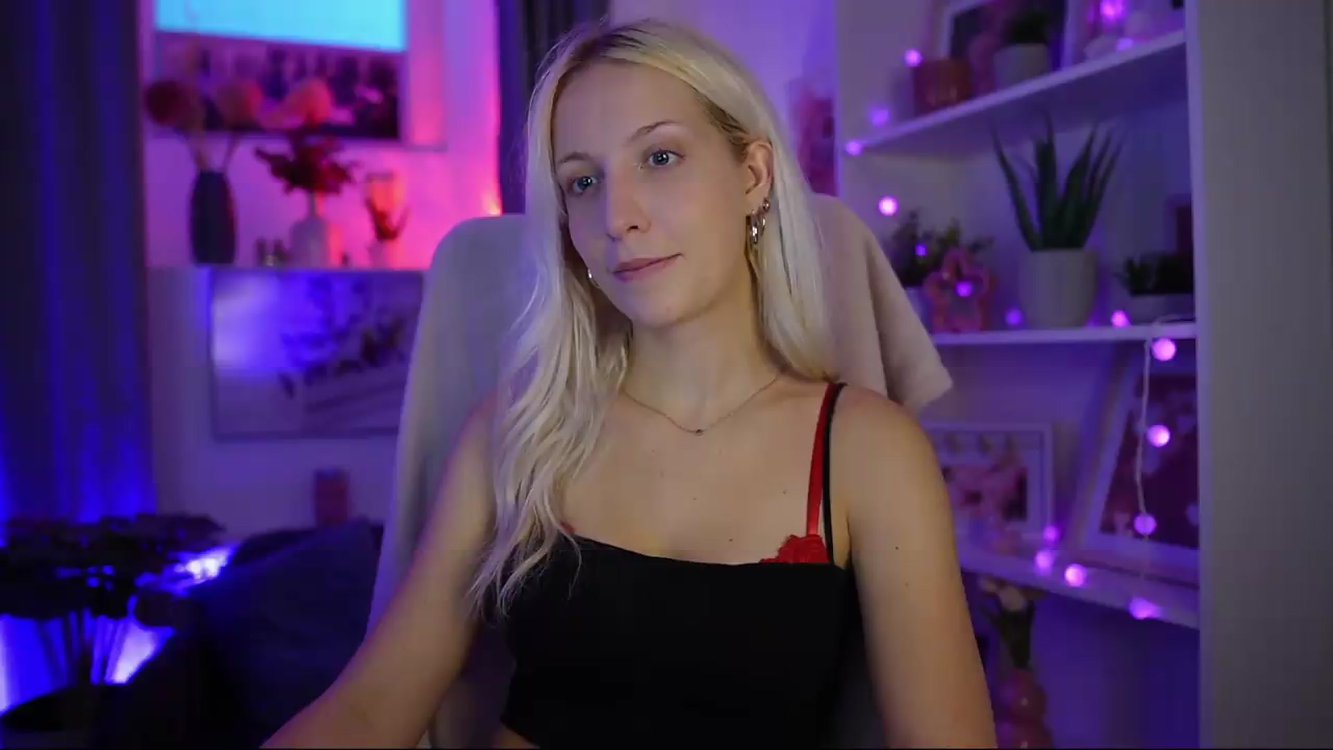 Gallery image thumbnail from Lucy_Cutie's myfreecams stream on, 07/31/2026, 18:19 image 13 of 20