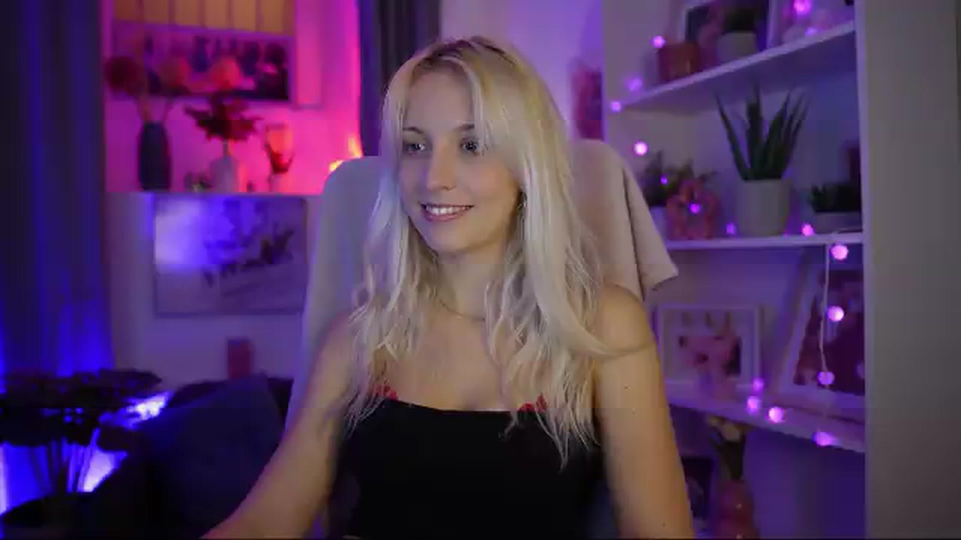 Gallery image thumbnail from Lucy_Cutie's myfreecams stream on, 07/31/2026, 20:31 image 5 of 20