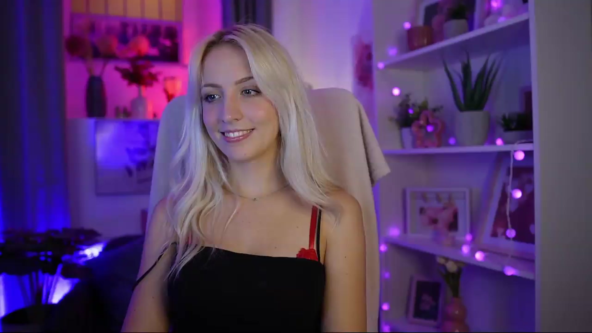 Gallery image thumbnail from Lucy_Cutie's myfreecams stream on, 07/31/2026, 21:30 image 13 of 20