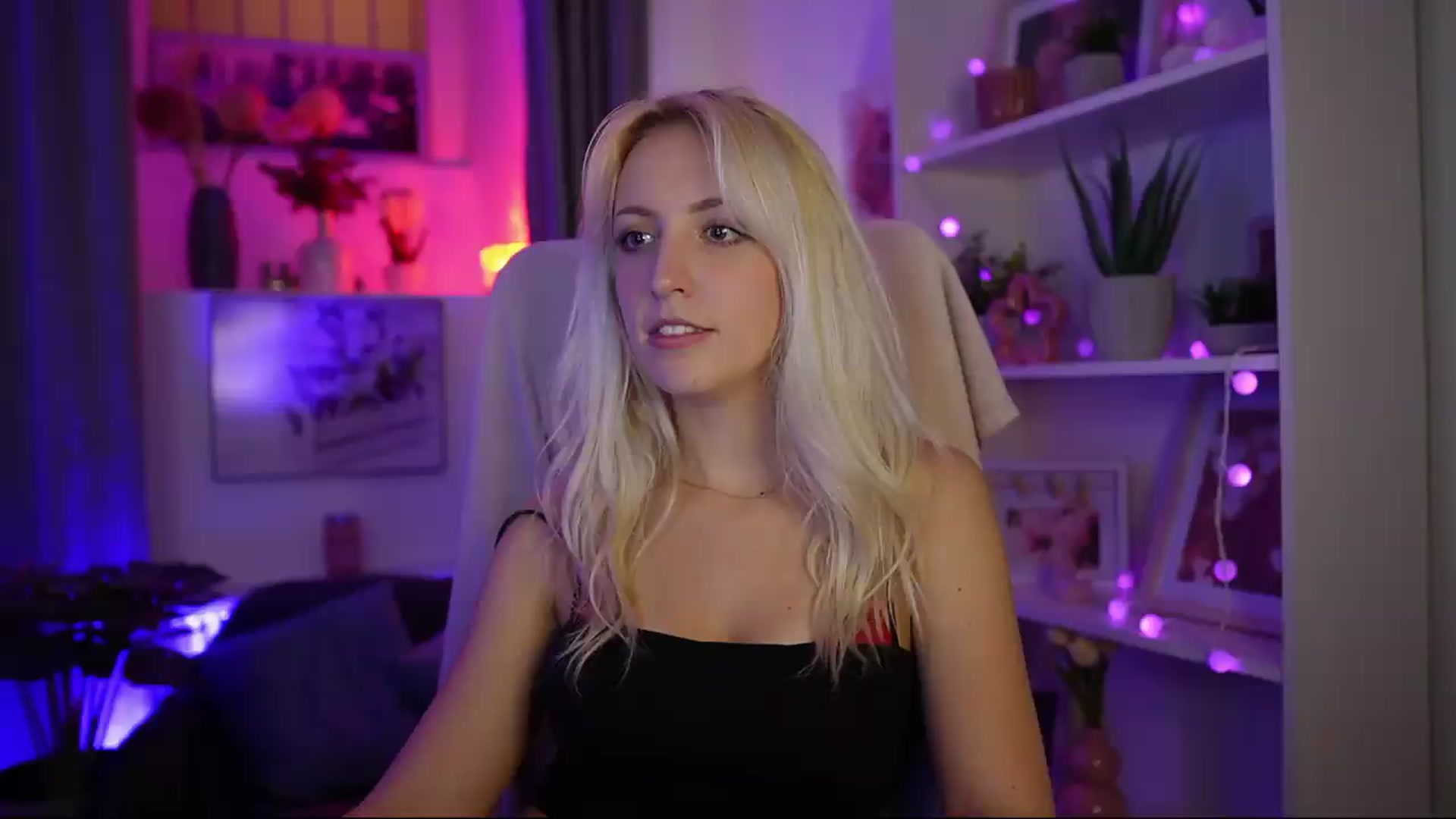 Gallery image thumbnail from Lucy_Cutie's myfreecams stream on, 07/31/2026, 23:08 image 17 of 20