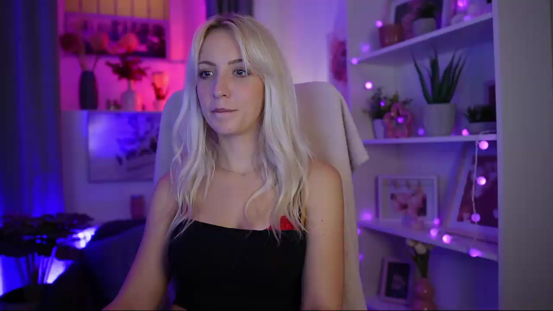 Gallery image thumbnail from Lucy_Cutie's myfreecams stream on, 07/31/2026, 23:08 image 9 of 20