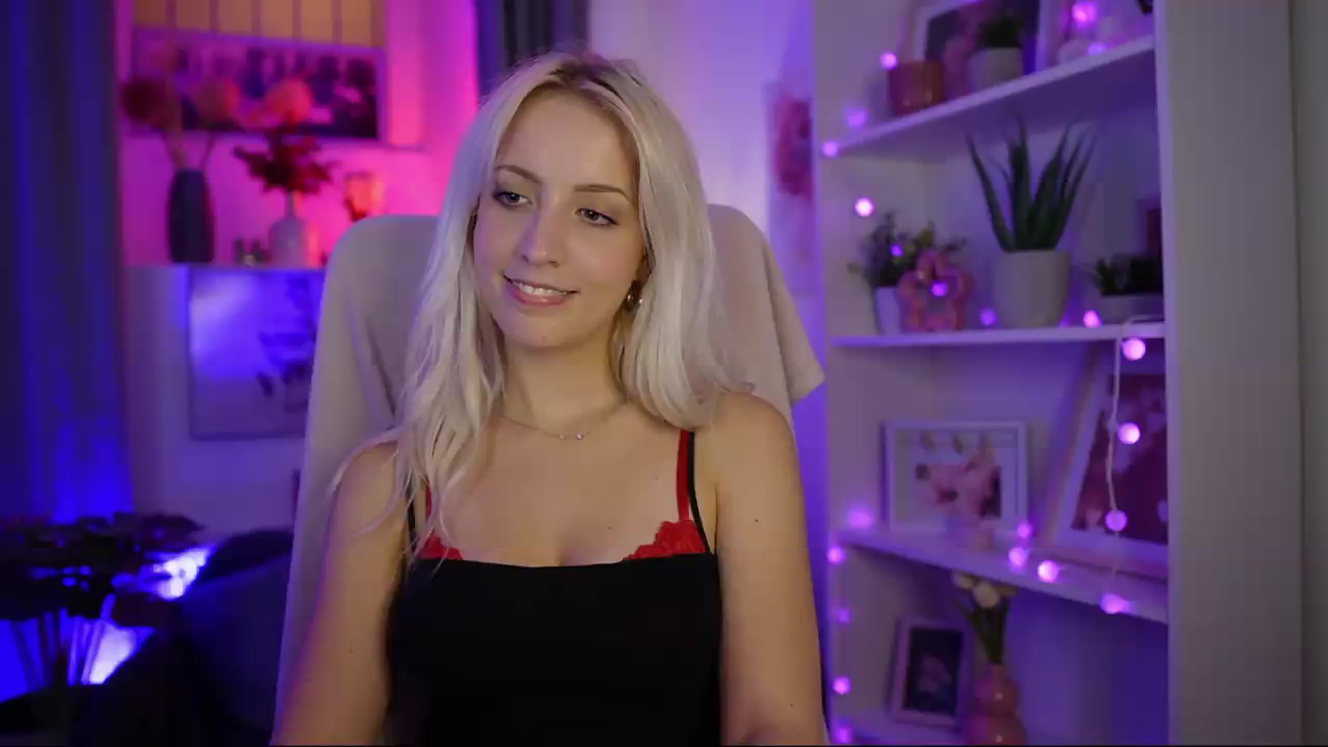 Gallery image thumbnail from Lucy_Cutie's myfreecams stream on, 07/31/2026, 23:08 image 20 of 20