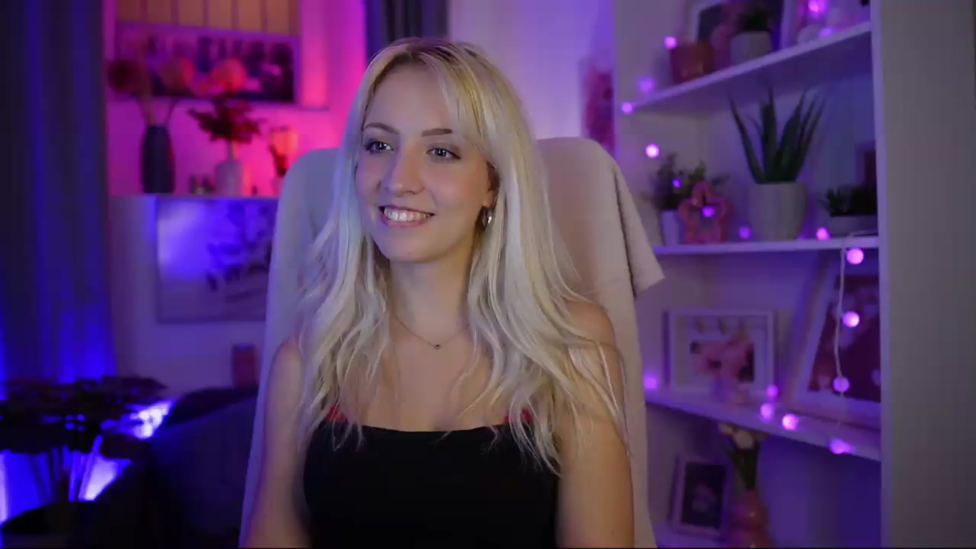Gallery image thumbnail from Lucy_Cutie's myfreecams stream on, 07/31/2026, 23:08 image 5 of 20