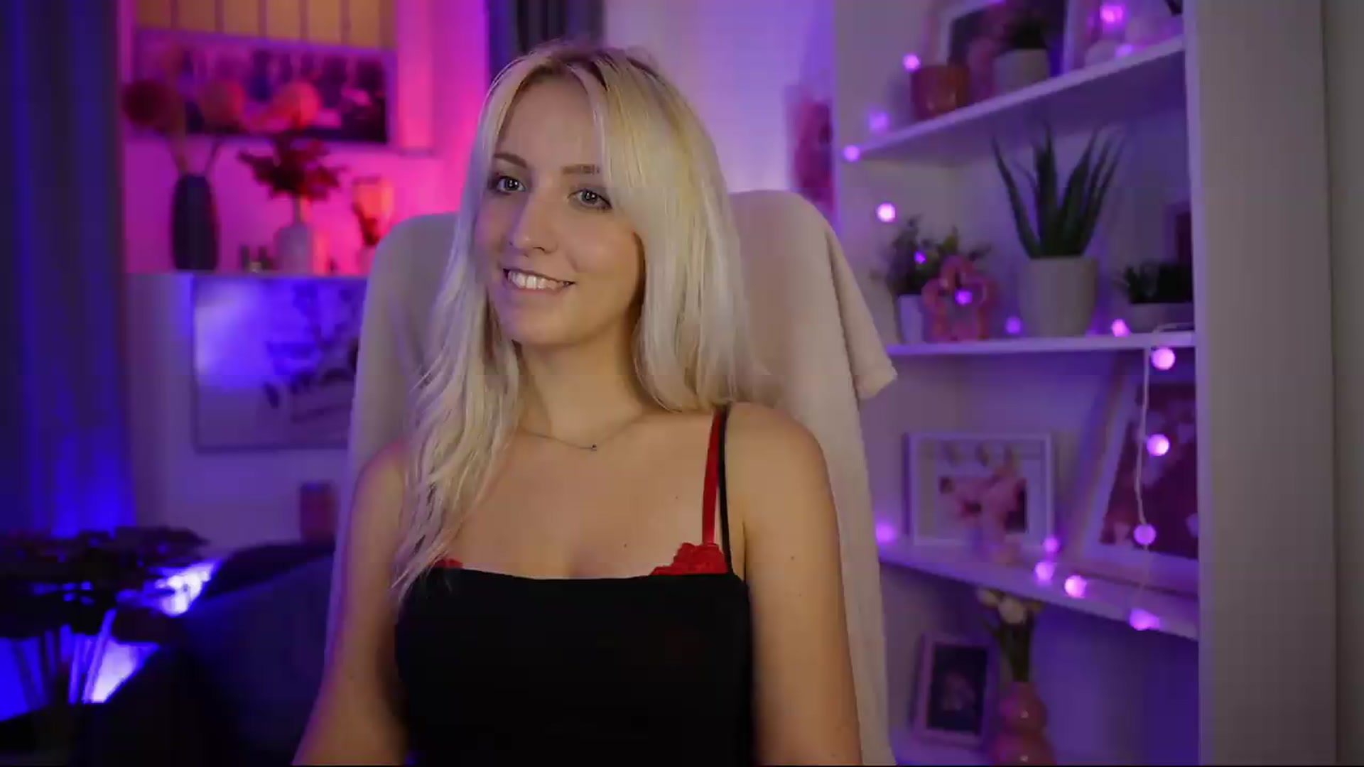 Gallery image thumbnail from Lucy_Cutie's myfreecams stream on, 07/31/2026, 23:08 image 19 of 20