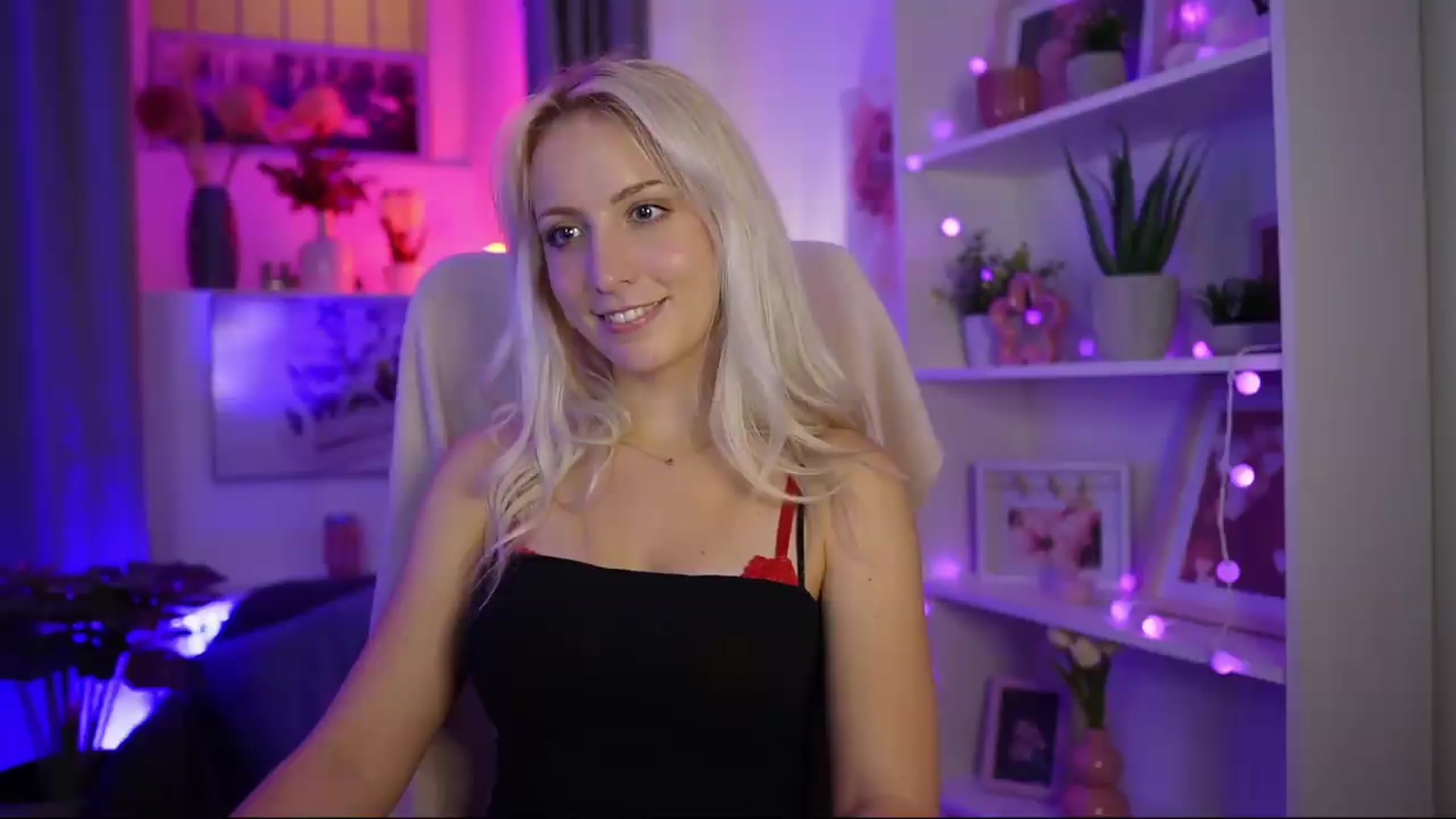 Gallery image thumbnail from Lucy_Cutie's myfreecams stream on, 08/01/2026, 01:00 image 5 of 20
