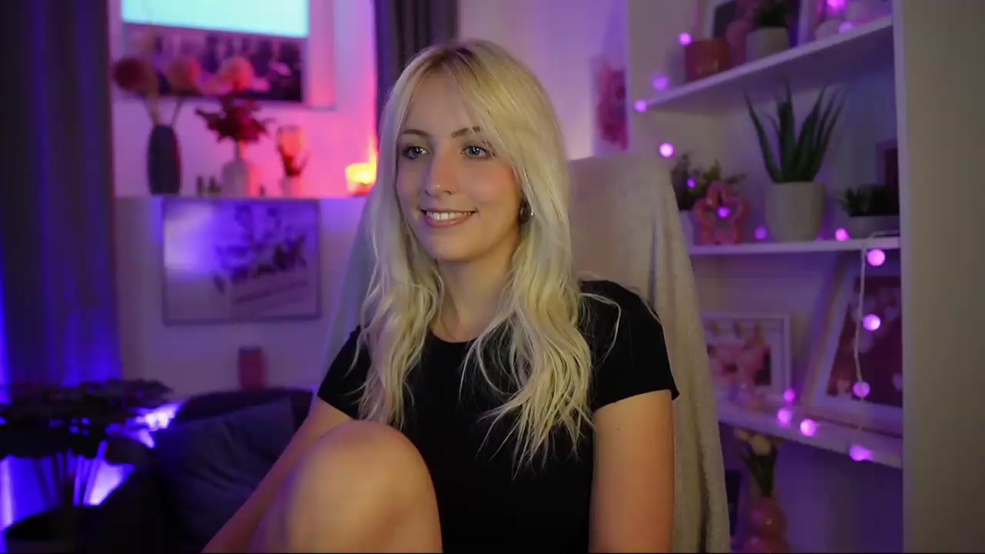 Gallery image thumbnail from Lucy_Cutie's myfreecams stream on, 08/03/2026, 18:22 image 2 of 20