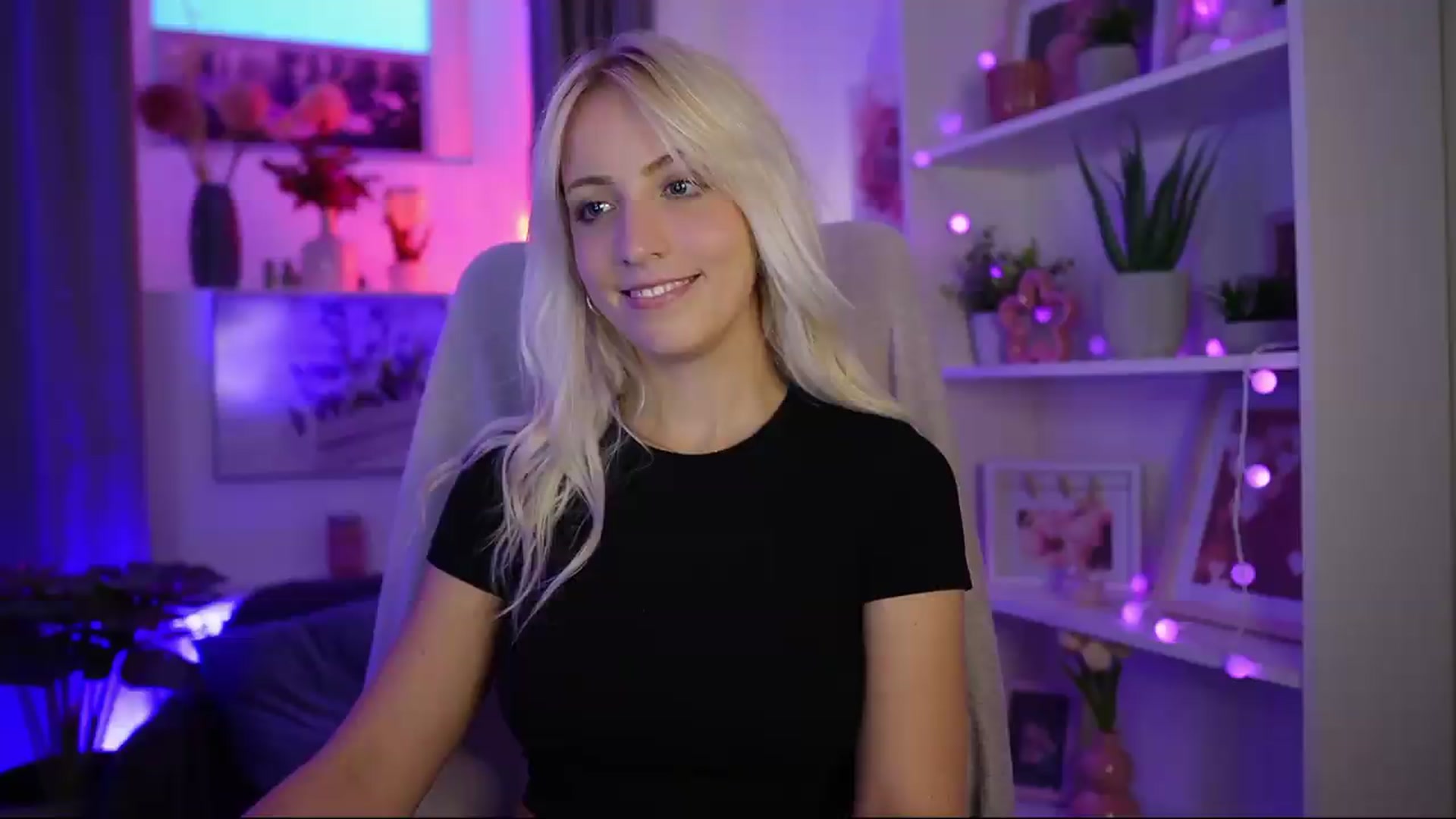 Gallery image thumbnail from Lucy_Cutie's myfreecams stream on, 08/03/2026, 18:22 image 7 of 20