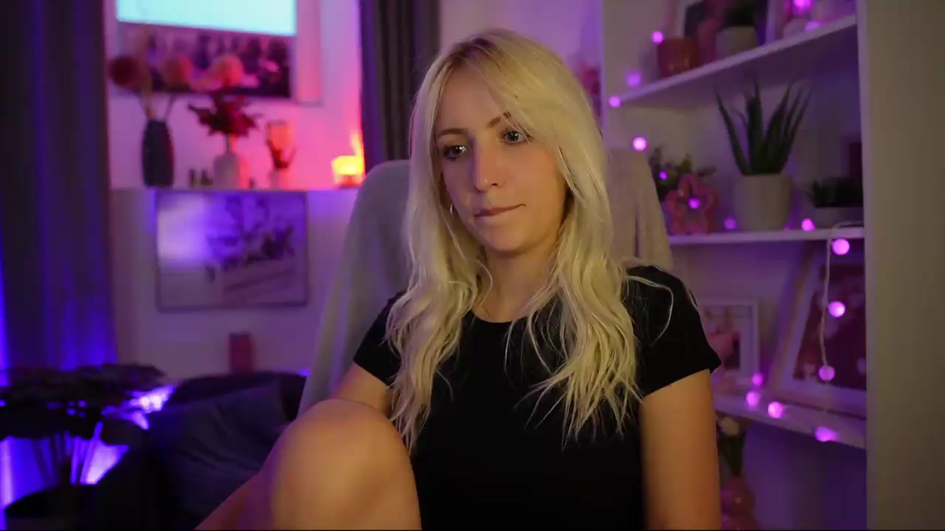 Gallery image thumbnail from Lucy_Cutie's myfreecams stream on, 08/03/2026, 18:22 image 1 of 20