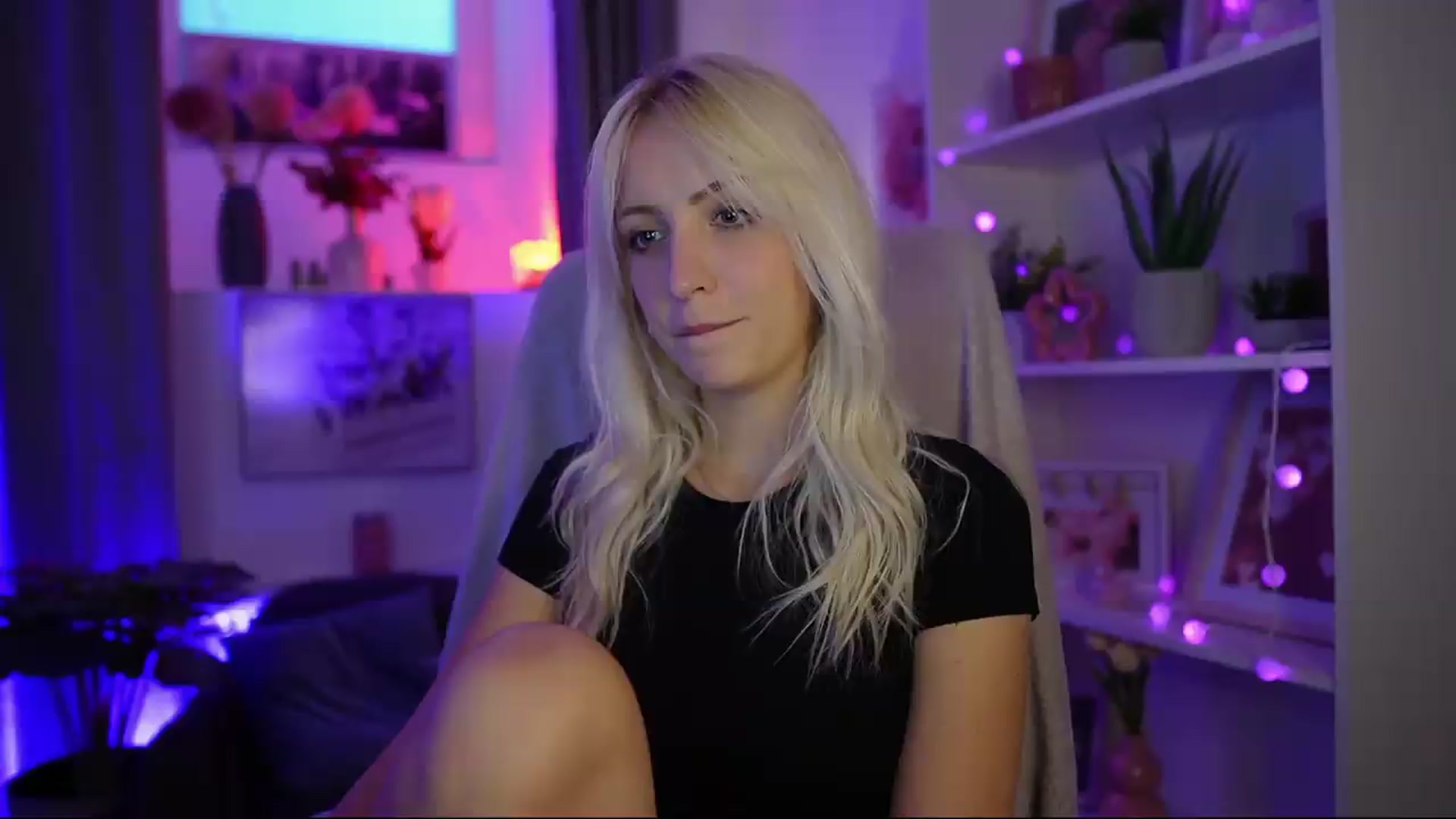 Gallery image thumbnail from Lucy_Cutie's myfreecams stream on, 08/03/2026, 18:22 image 4 of 20