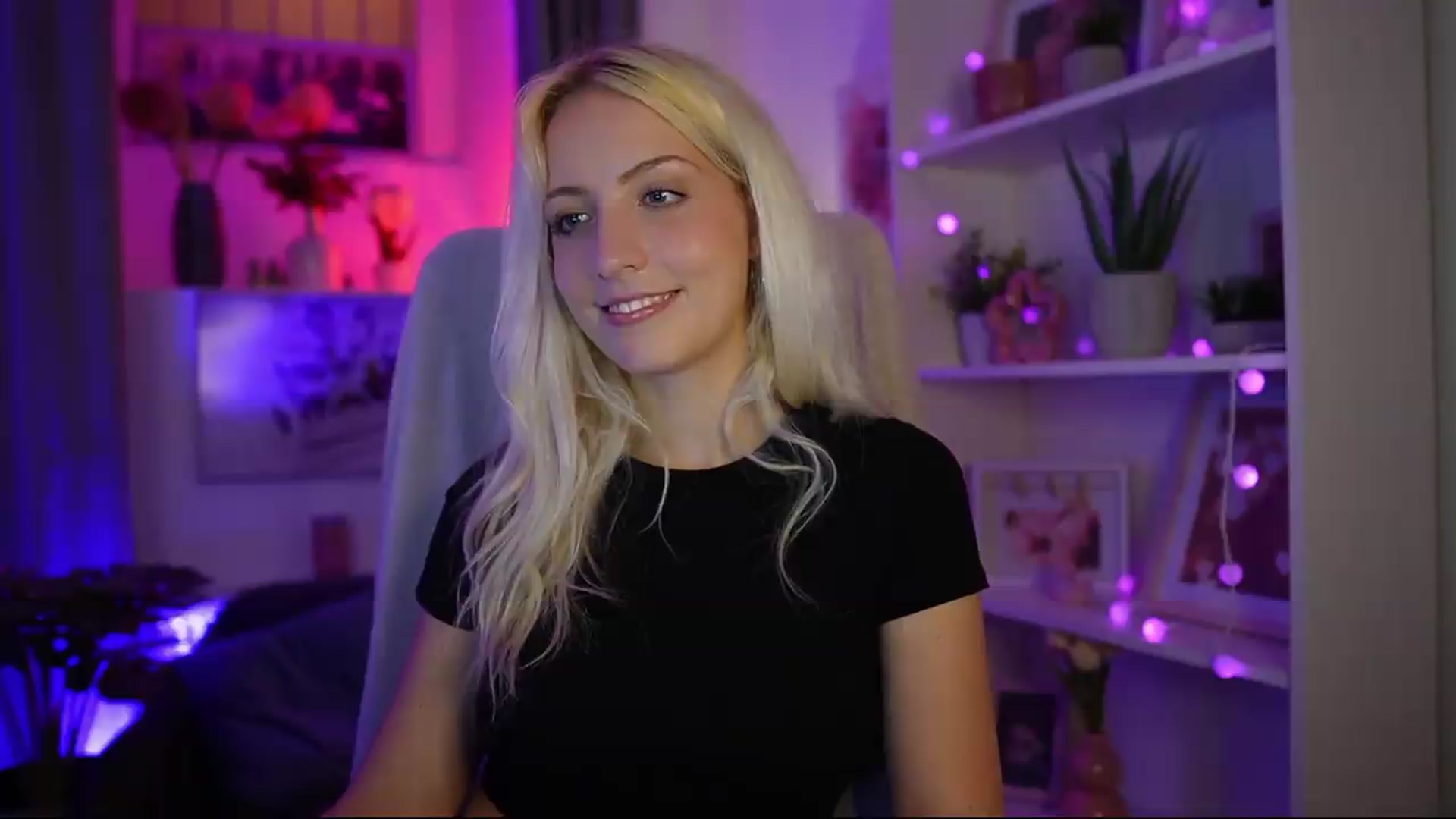 Gallery image thumbnail from Lucy_Cutie's myfreecams stream on, 08/03/2026, 21:14 image 5 of 20