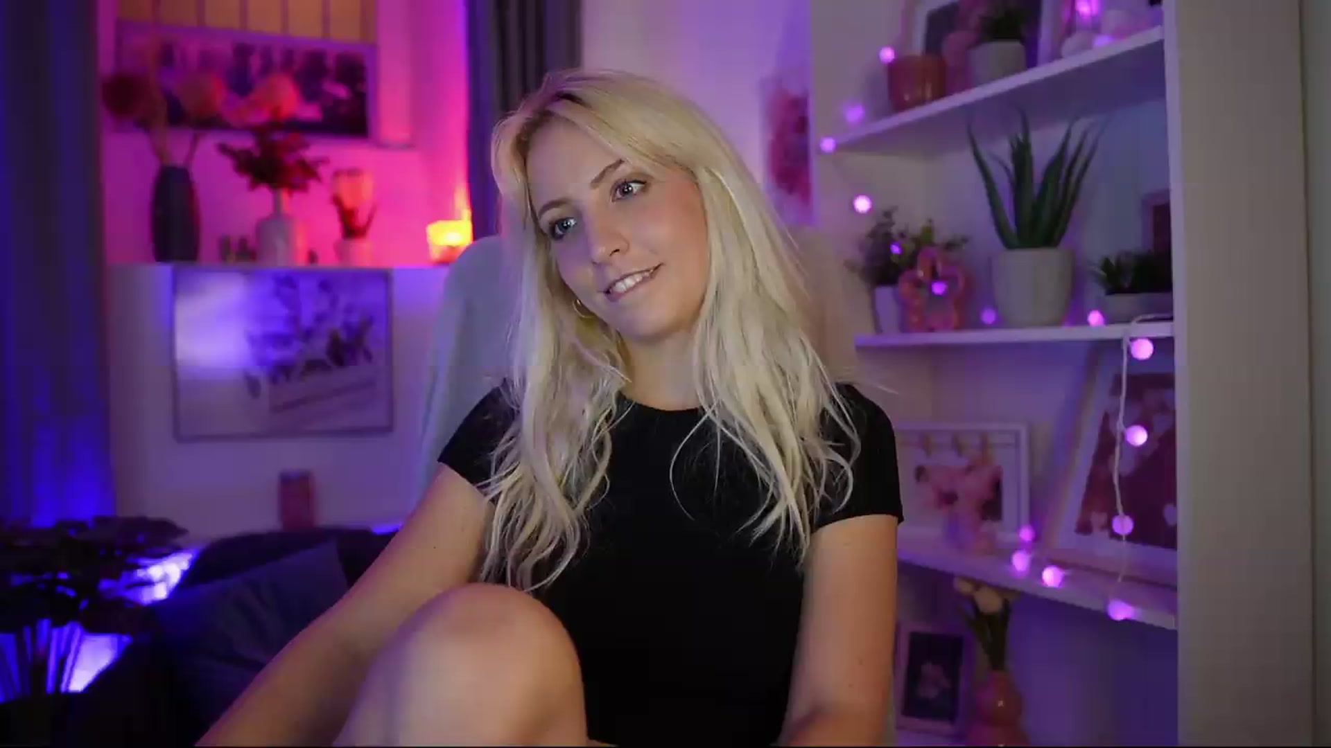Gallery image thumbnail from Lucy_Cutie's myfreecams stream on, 08/03/2026, 21:14 image 19 of 20