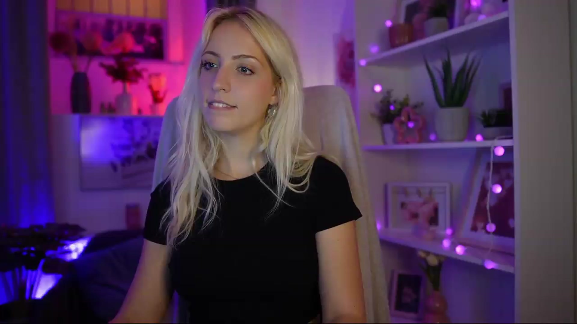 Gallery image thumbnail from Lucy_Cutie's myfreecams stream on, 08/03/2026, 21:14 image 15 of 20