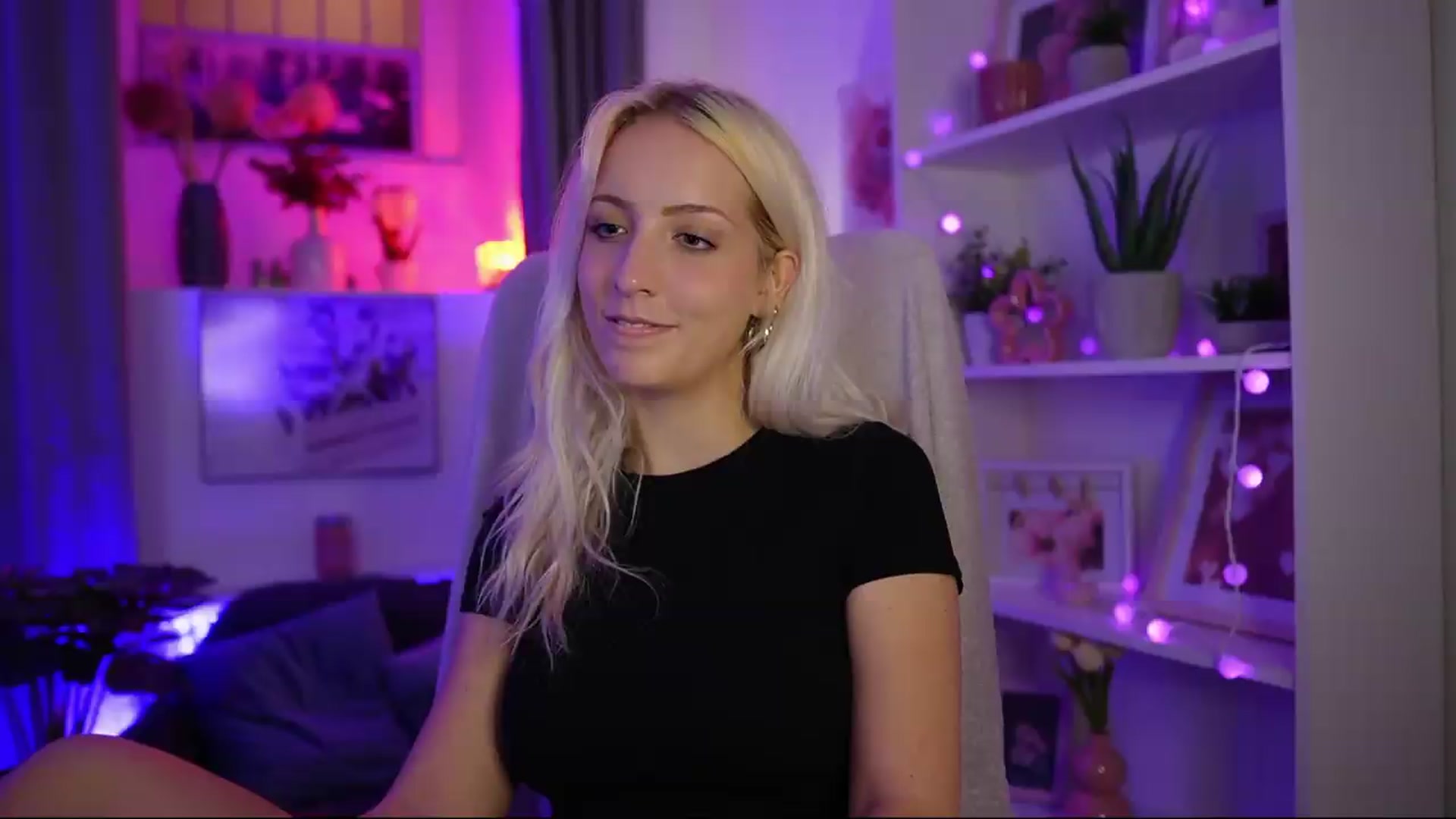 Gallery image thumbnail from Lucy_Cutie's myfreecams stream on, 08/03/2026, 21:14 image 7 of 20