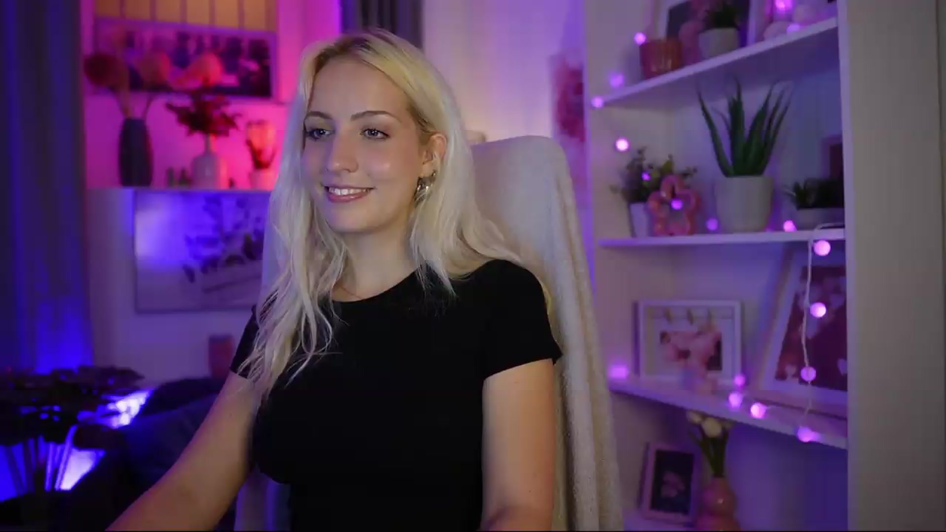 Gallery image thumbnail from Lucy_Cutie's myfreecams stream on, 08/03/2026, 21:14 image 13 of 20