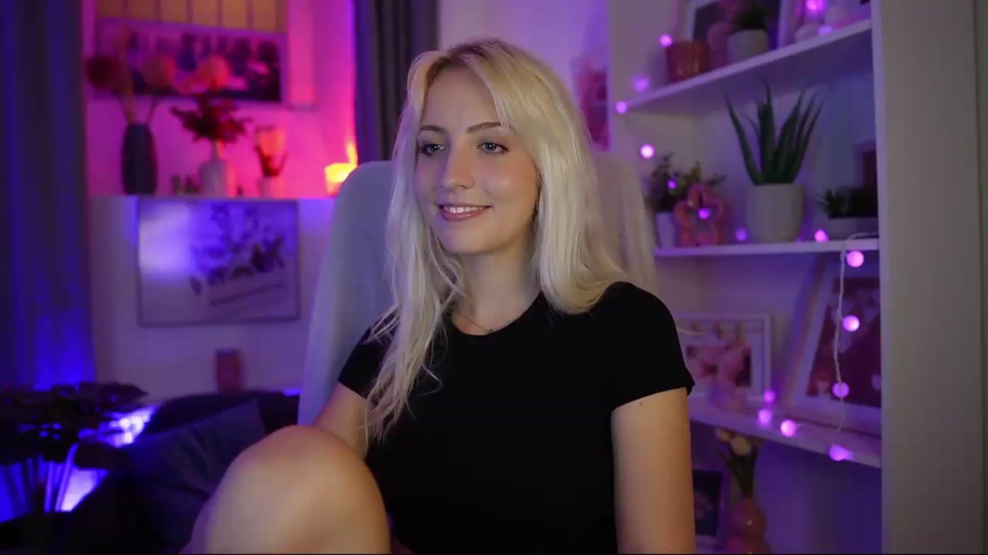 Gallery image thumbnail from Lucy_Cutie's myfreecams stream on, 08/03/2026, 21:14 image 11 of 20