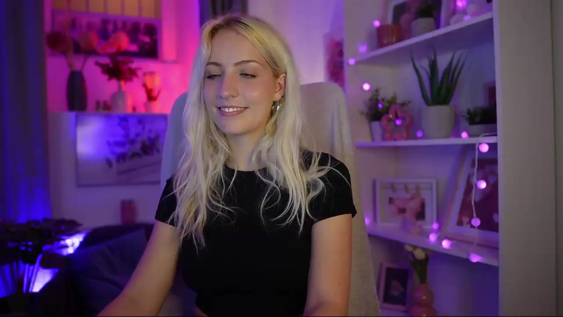 Gallery image thumbnail from Lucy_Cutie's myfreecams stream on, 08/03/2026, 21:14 image 6 of 20