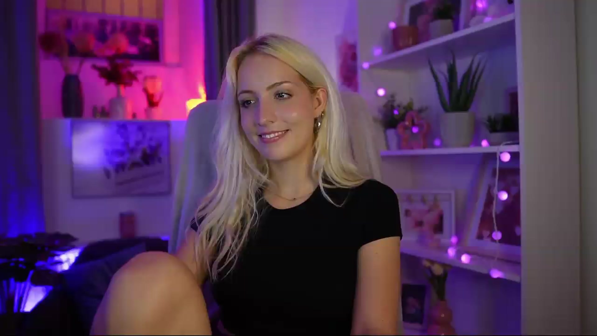 Gallery image thumbnail from Lucy_Cutie's myfreecams stream on, 08/03/2026, 22:20 image 1 of 20
