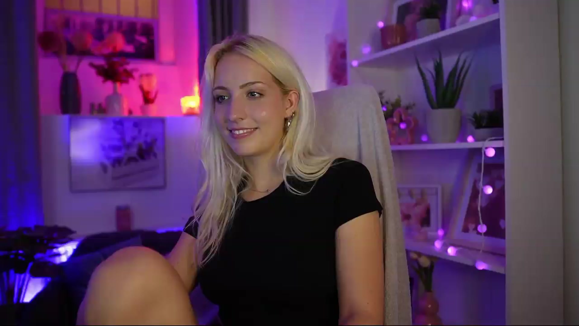 Gallery image thumbnail from Lucy_Cutie's myfreecams stream on, 08/03/2026, 22:20 image 7 of 20