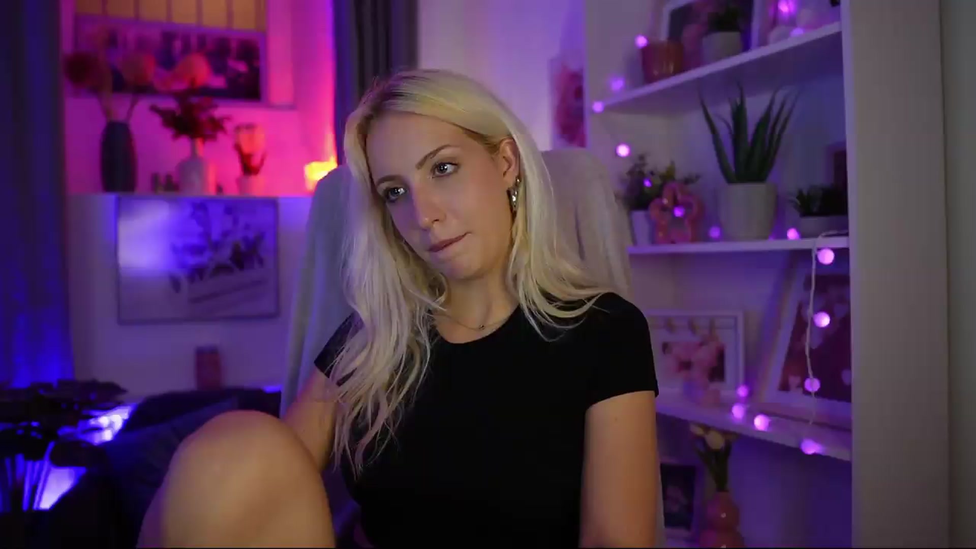 Gallery image thumbnail from Lucy_Cutie's myfreecams stream on, 08/03/2026, 22:20 image 15 of 20