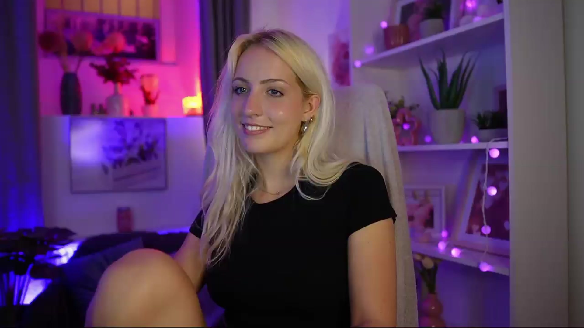 Gallery image thumbnail from Lucy_Cutie's myfreecams stream on, 08/03/2026, 22:20 image 3 of 20