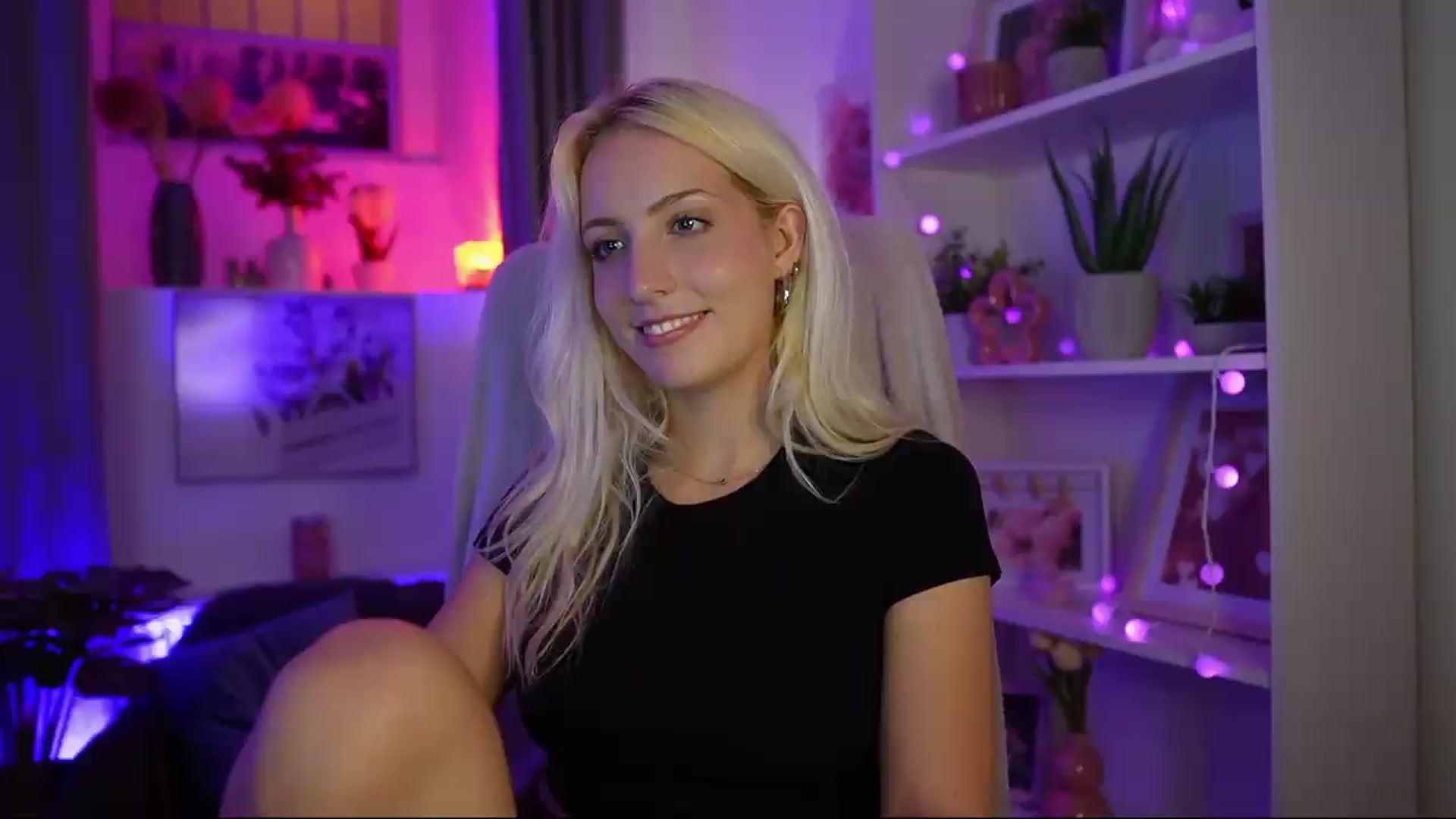 Gallery image thumbnail from Lucy_Cutie's myfreecams stream on, 08/03/2026, 22:20 image 4 of 20