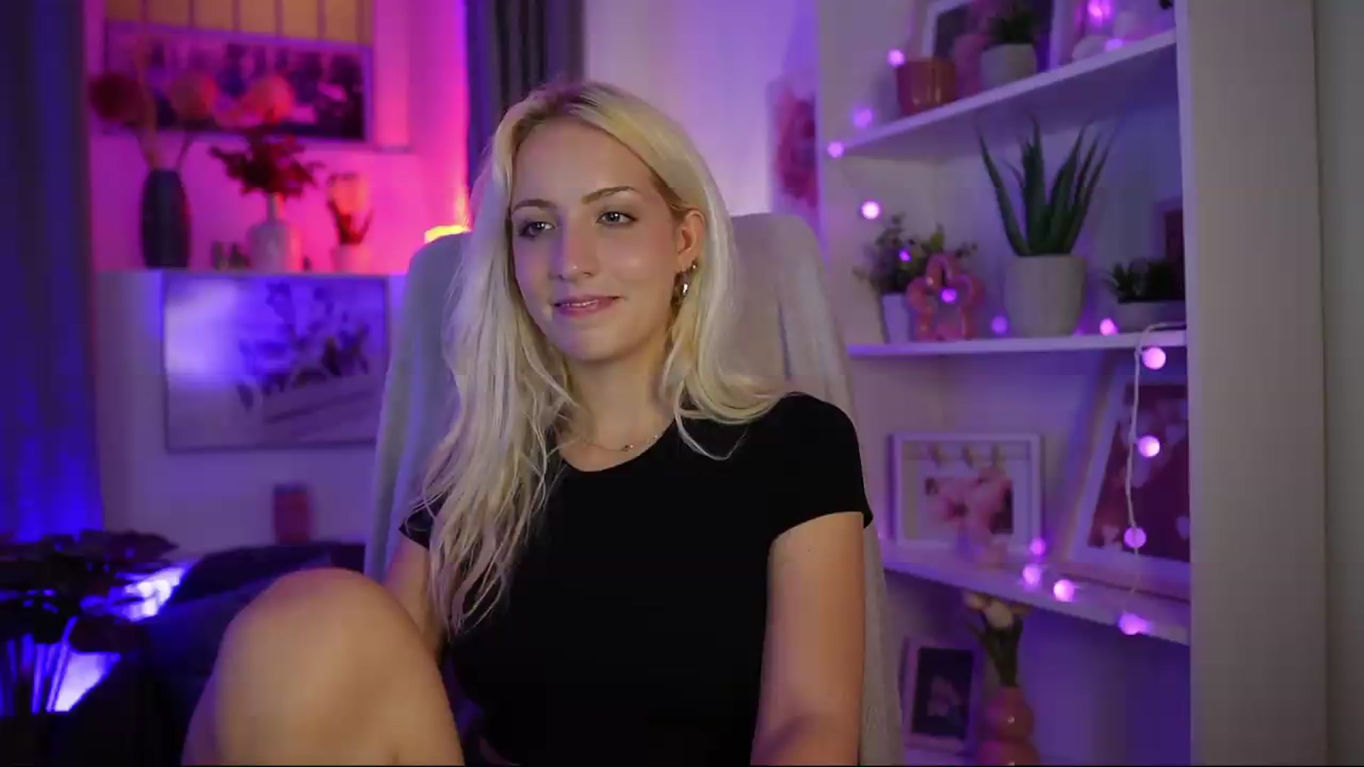 Gallery image thumbnail from Lucy_Cutie's myfreecams stream on, 08/03/2026, 22:20 image 2 of 20