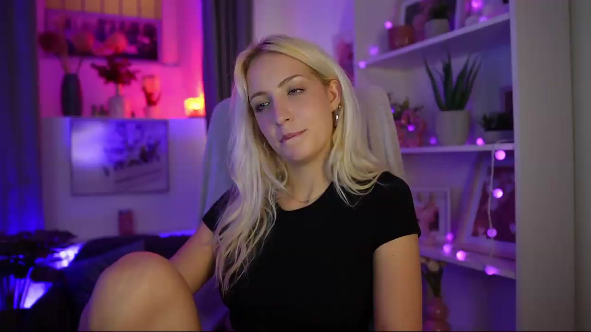 Gallery image thumbnail from Lucy_Cutie's myfreecams stream on, 08/03/2026, 22:20 image 11 of 20