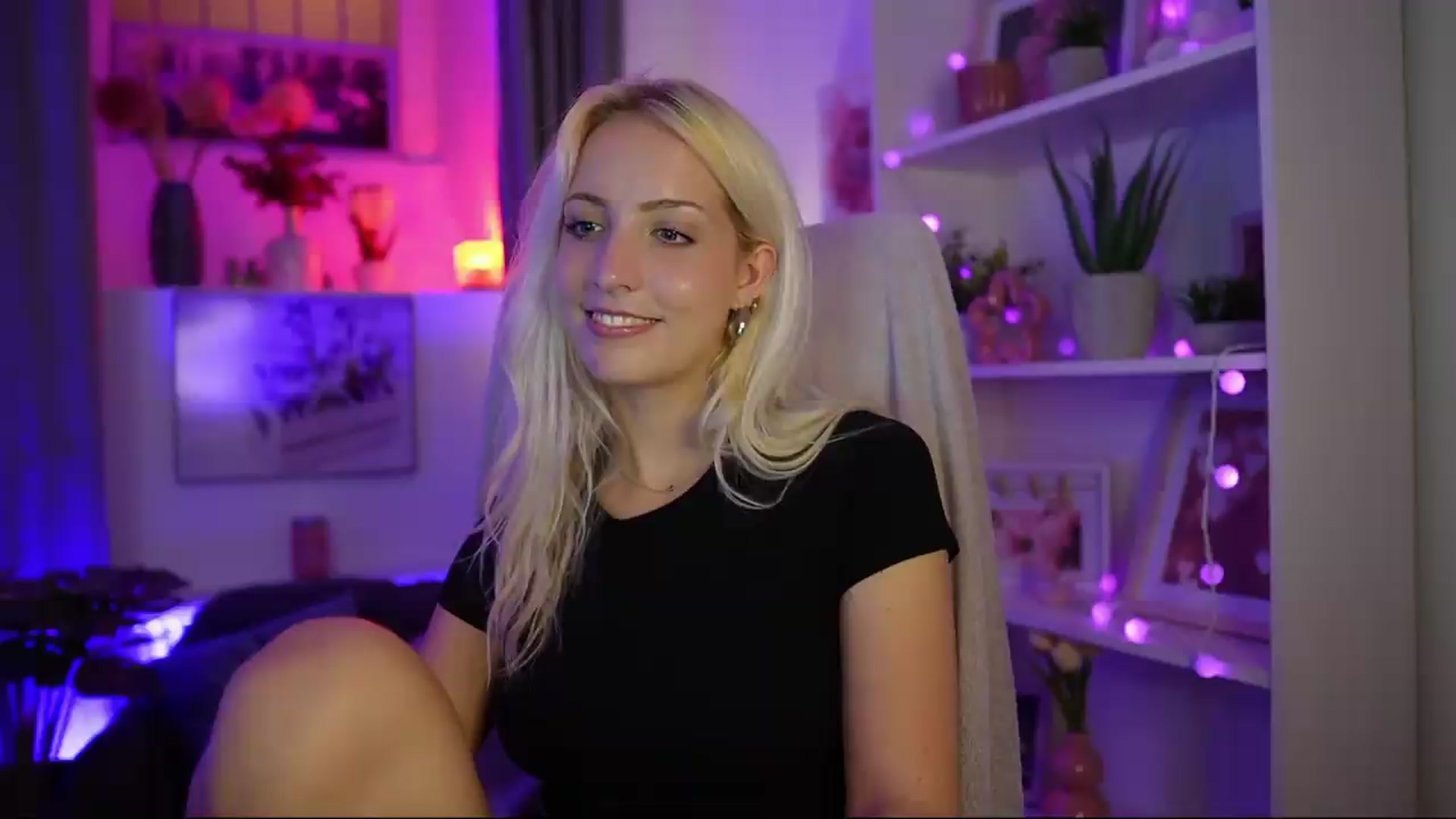 Gallery image thumbnail from Lucy_Cutie's myfreecams stream on, 08/03/2026, 22:20 image 8 of 20